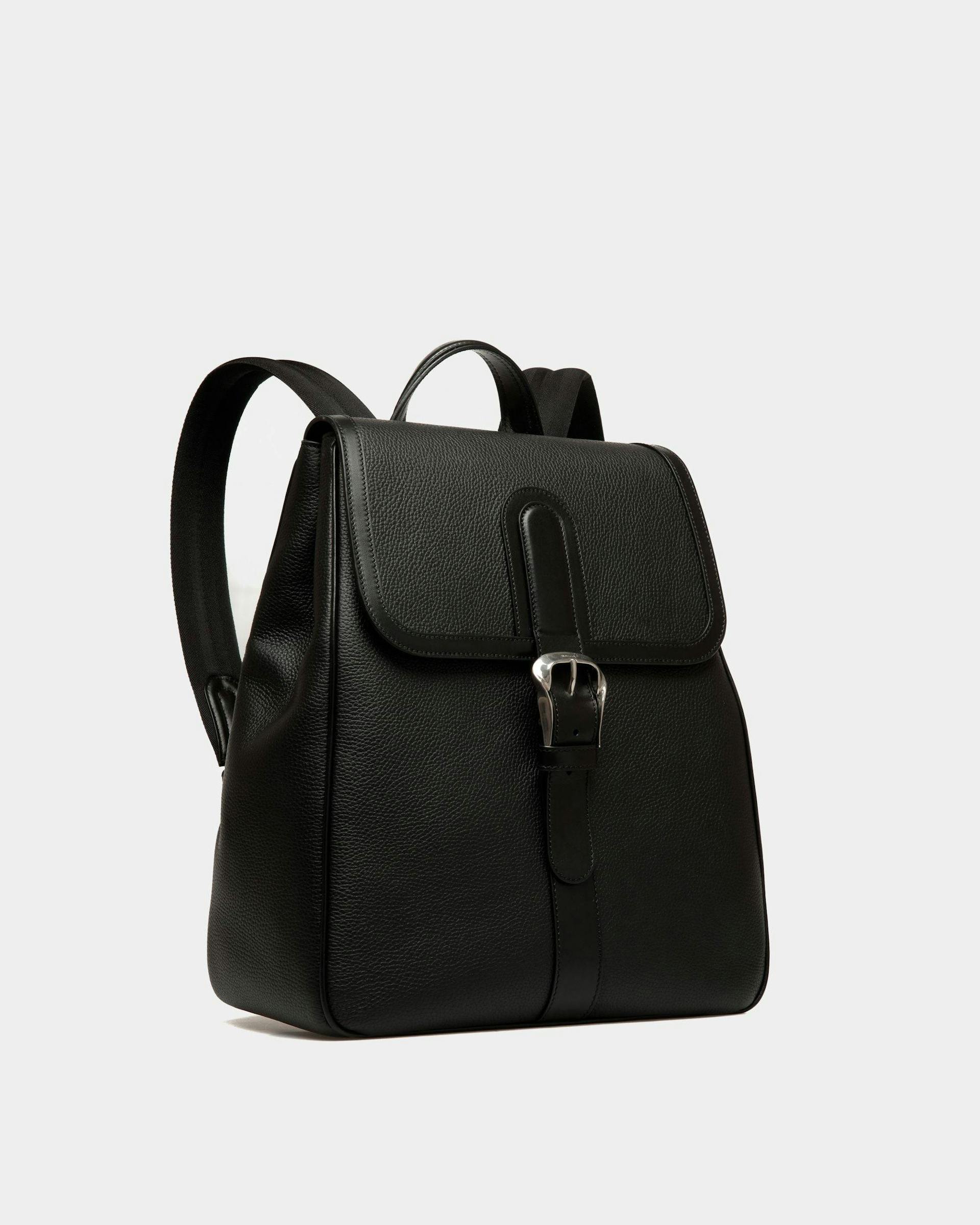 Men's Spin Backpack In Black Grained Leather | Bally | Still Life 3/4 Front