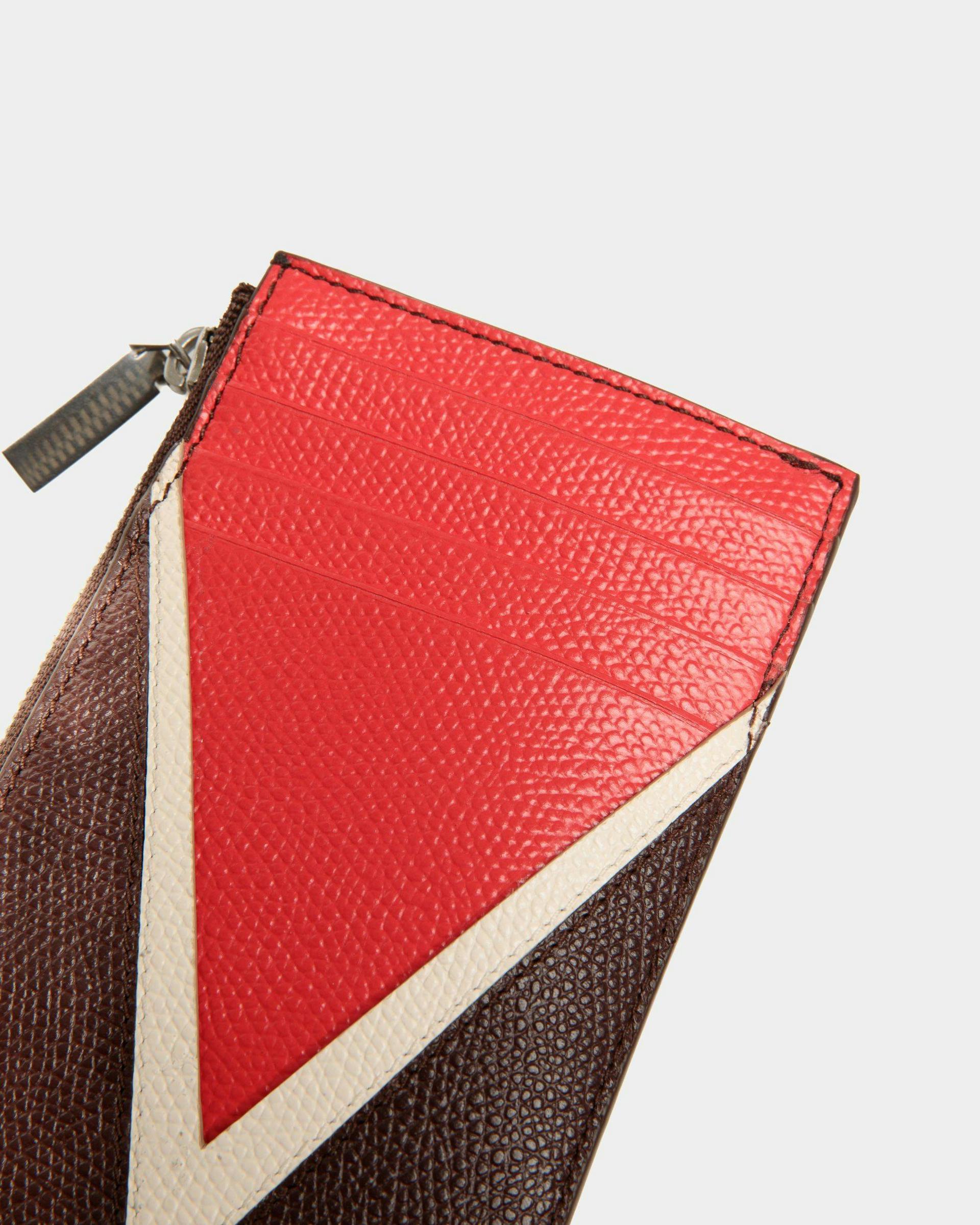 Men's Flag Coin Card Holder In Chestnut Brown And Red Embossed Leather | Bally | Still Life Detail
