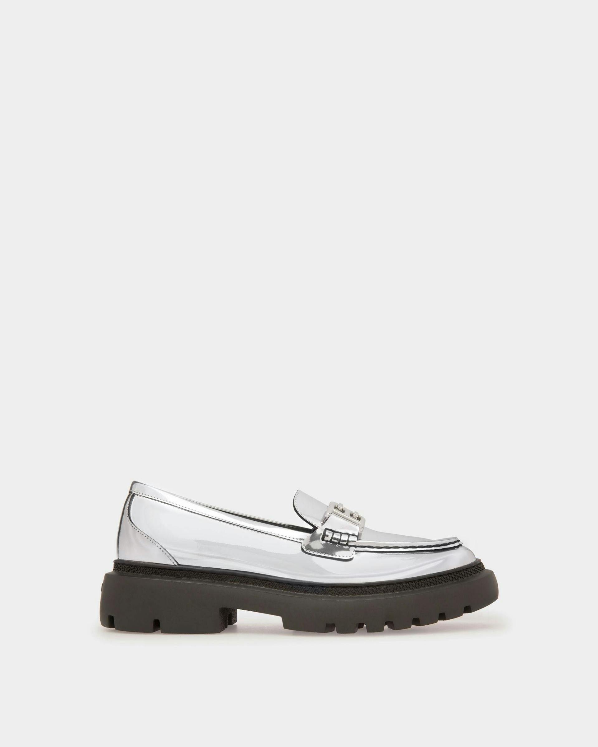 Gioia Flat Leather Moccasins In Silver - Women's - Bally - 01