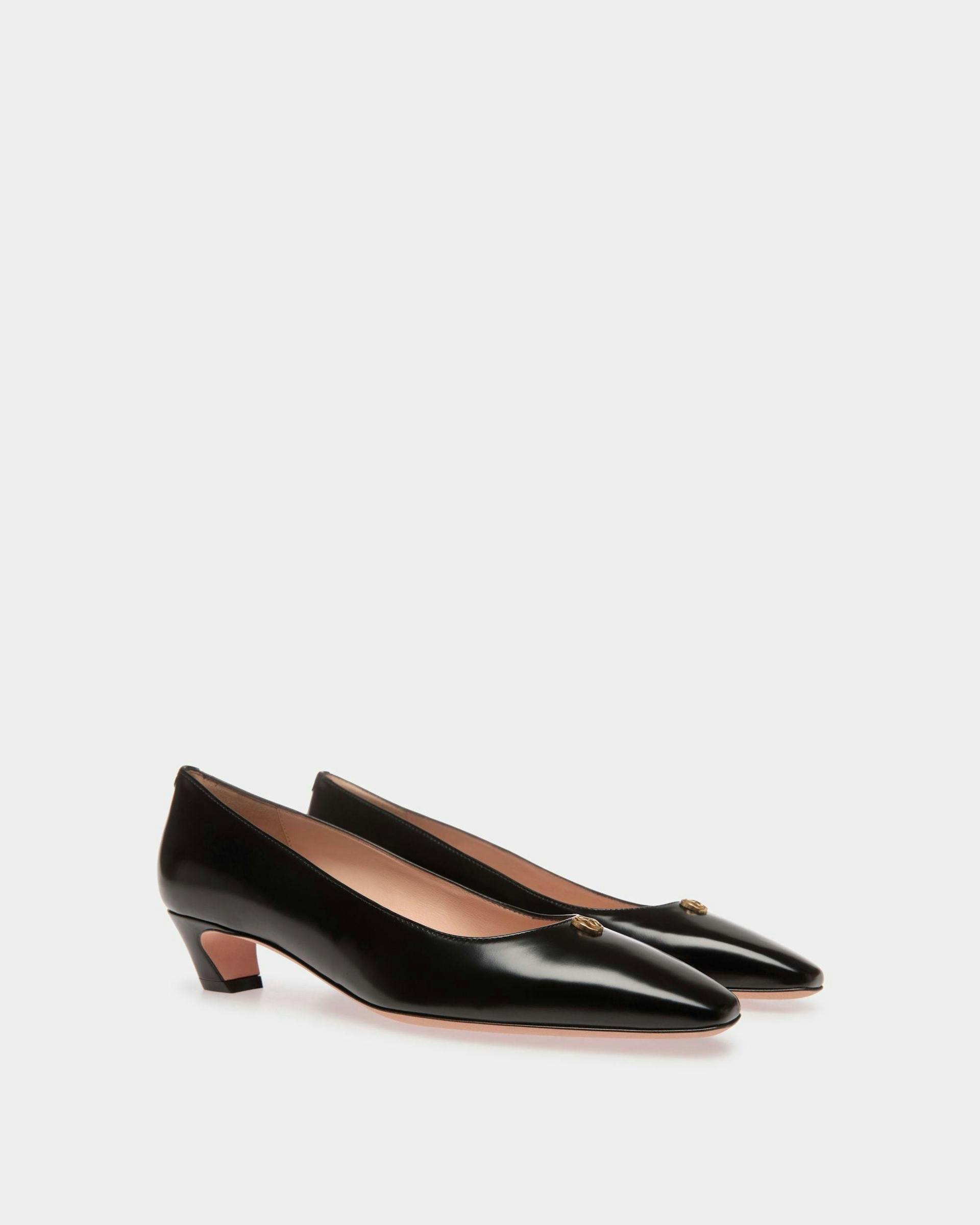 Women's Sylt Pump In Black Leather | Bally | Still Life 3/4 Front