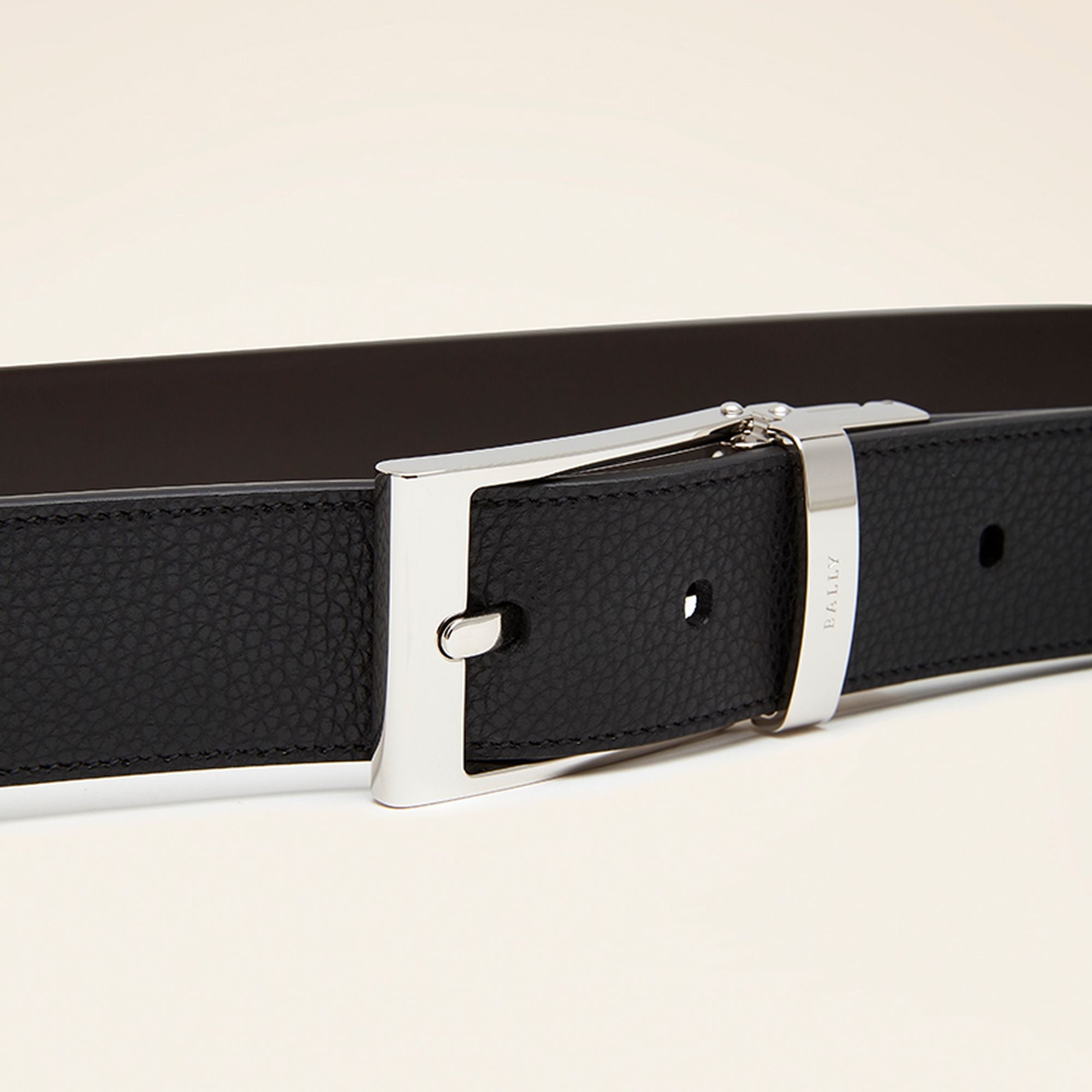 Reversible And Adjustable Belt in Black Leather - Men's - Bally - 03