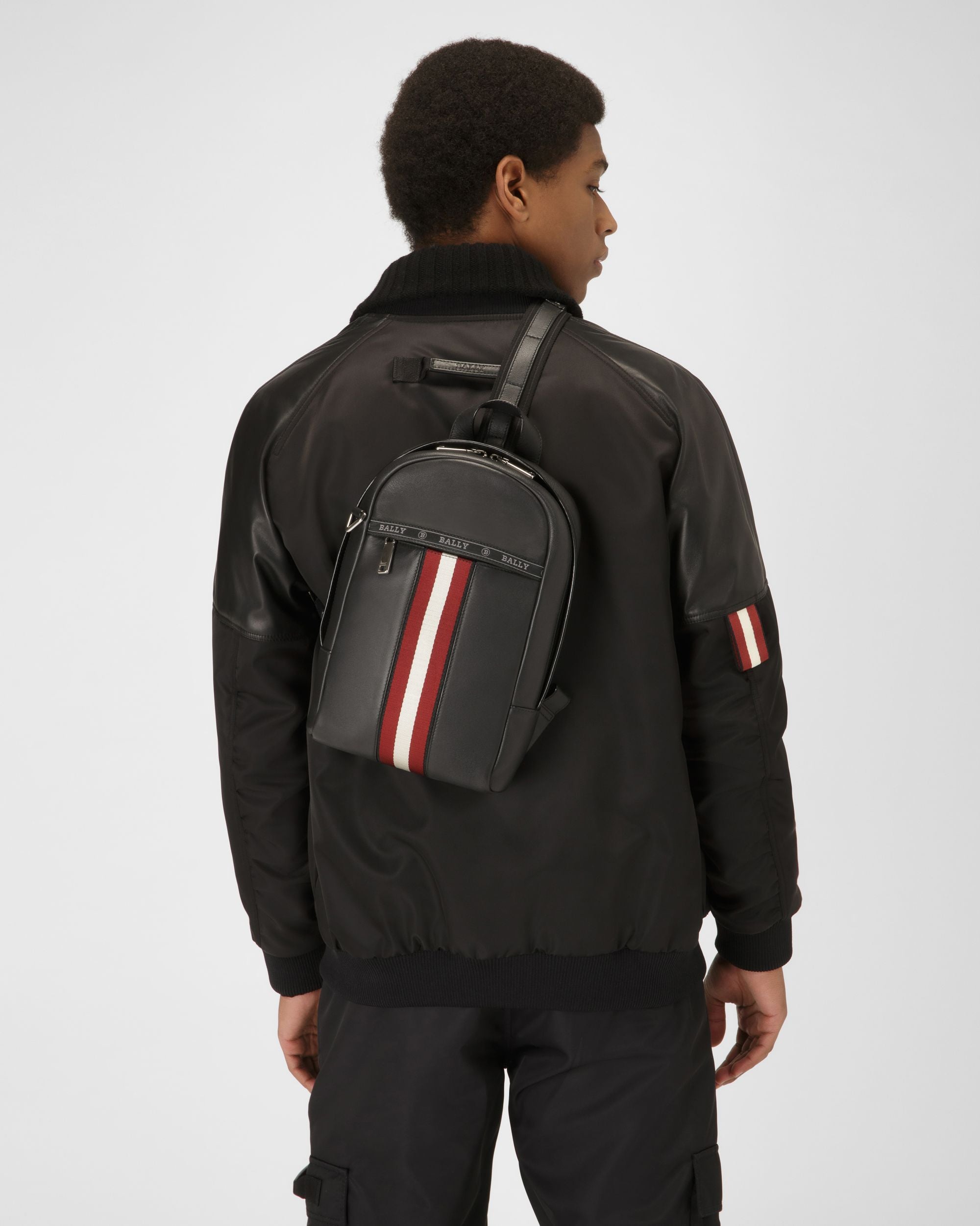 Hari Leather Sling Bag In Black - Men's - Bally - 01