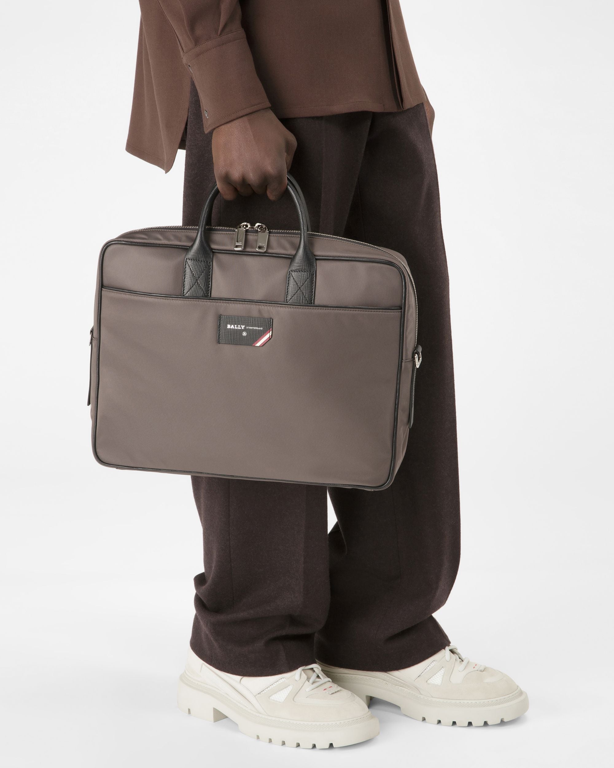 Faldy Recycled Nylon Beniness Bag In Army Green - Men's - Bally - 02