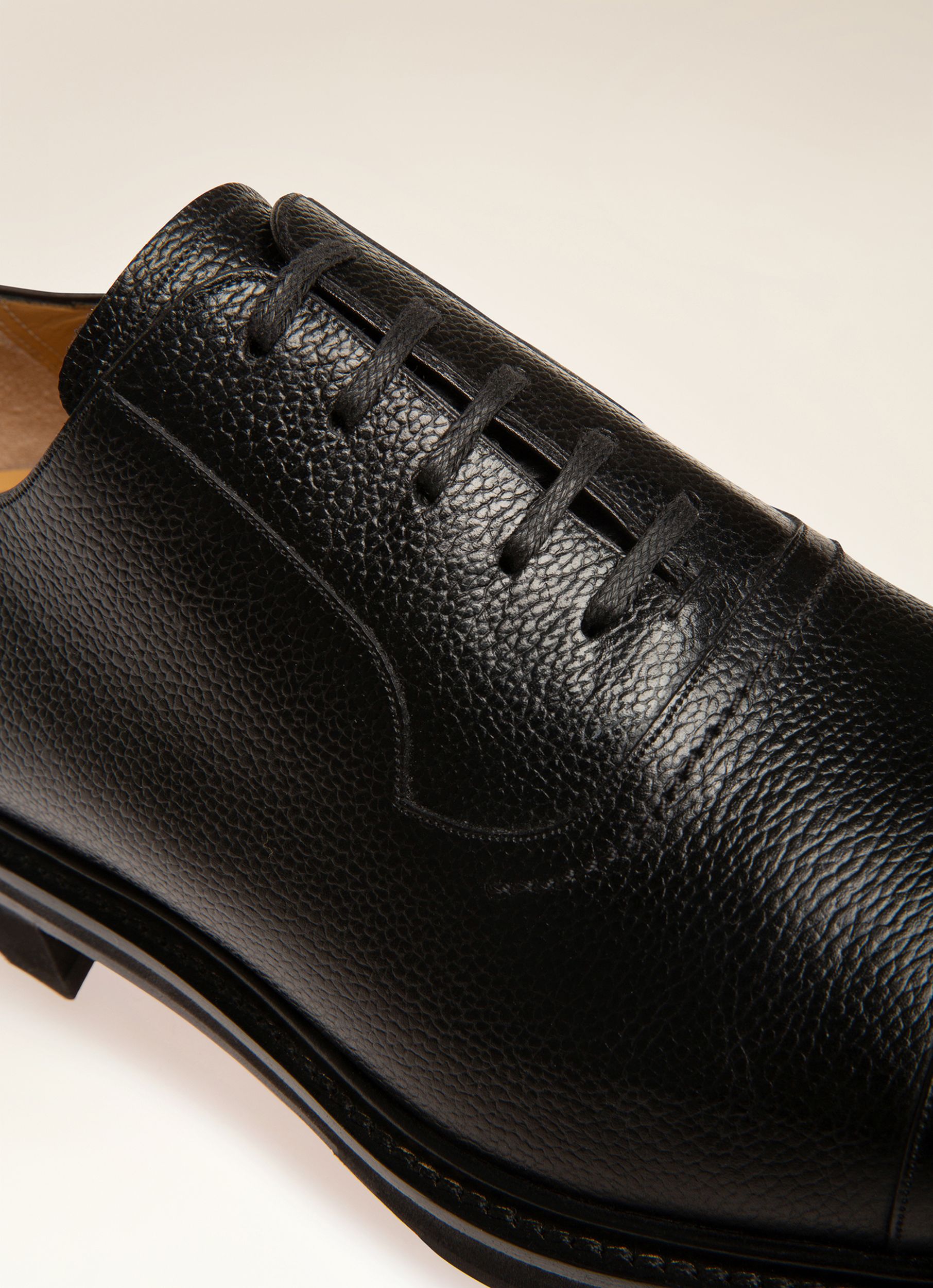 Meyrin Oxford in Black Grained Leather - Men's - Bally - 02