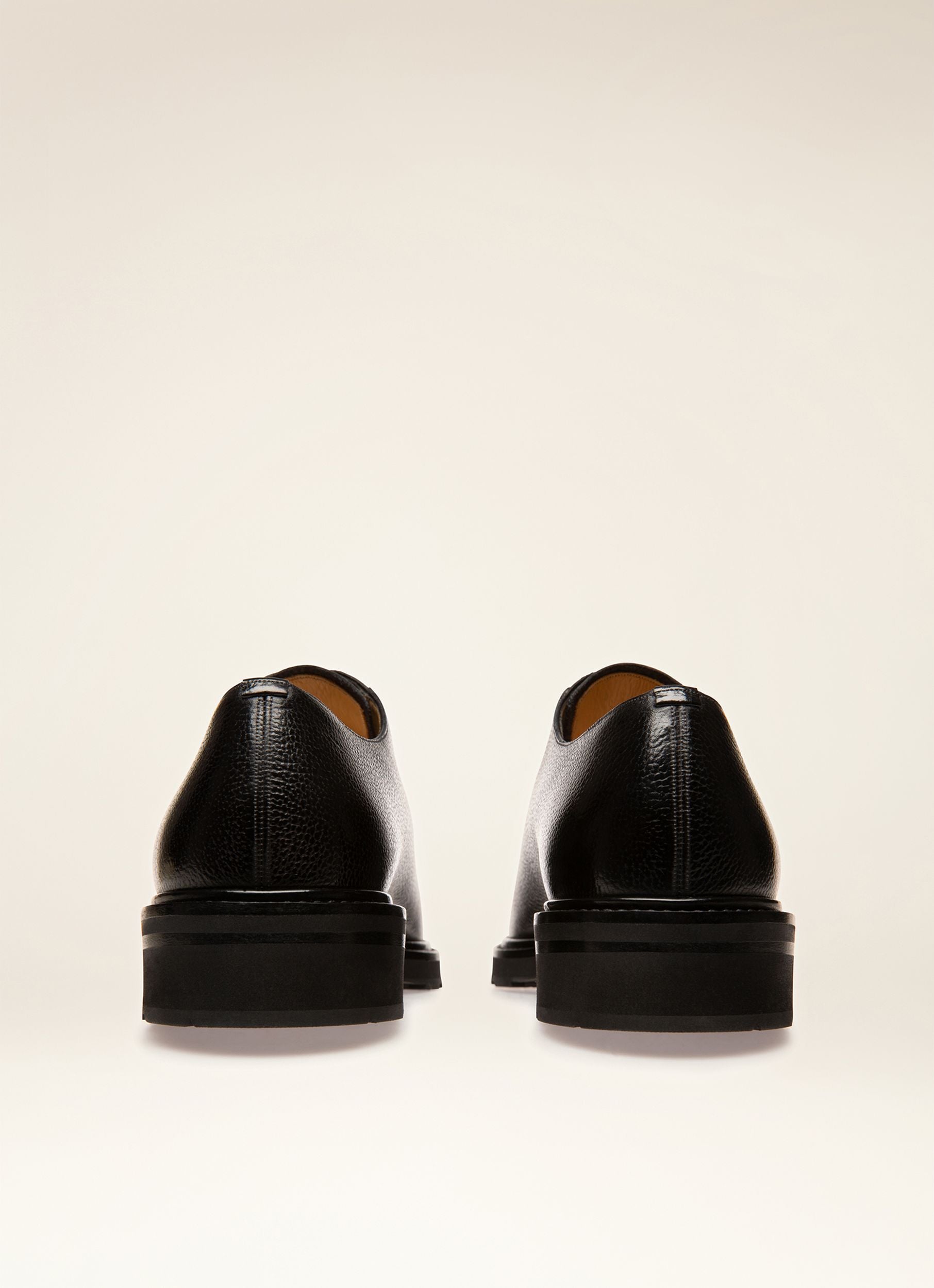 Meyrin Oxford in Black Grained Leather - Men's - Bally - 03