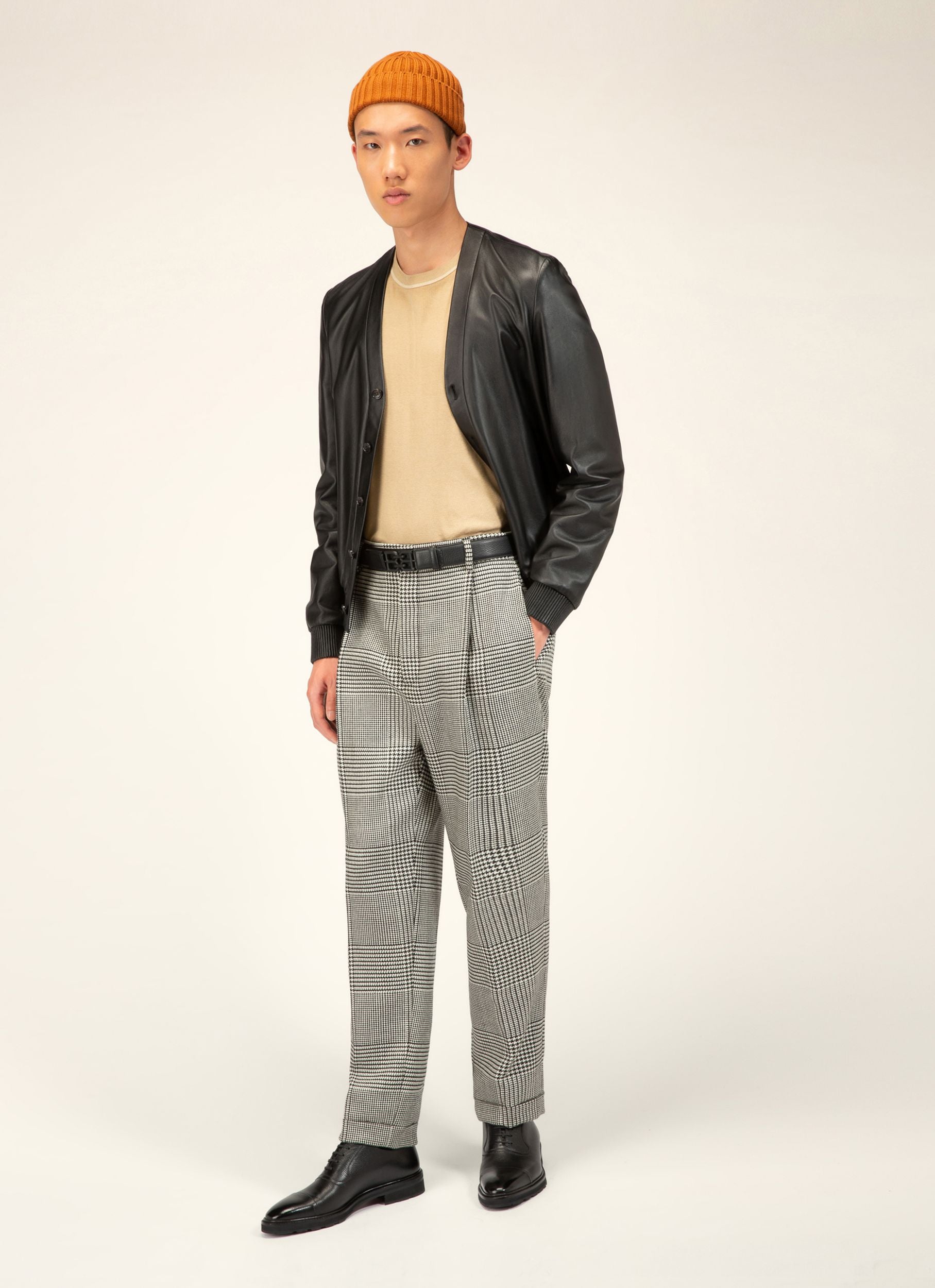 Meyrin Oxford in Black Grained Leather - Men's - Bally - 05