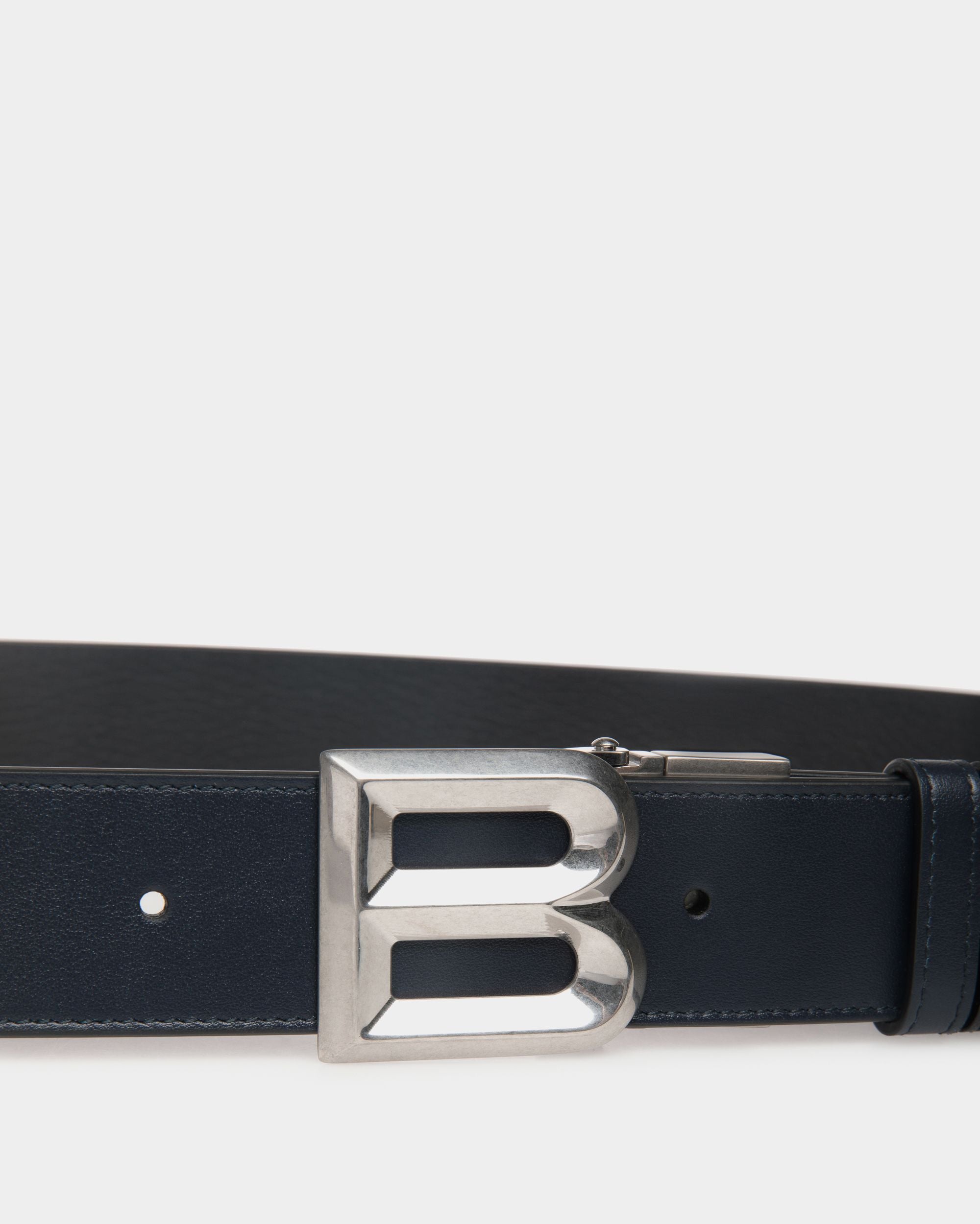 B Bold 35mm Reversible And Adjustable Belt In Navy Blue And Black Leather - Men's - Bally - 04