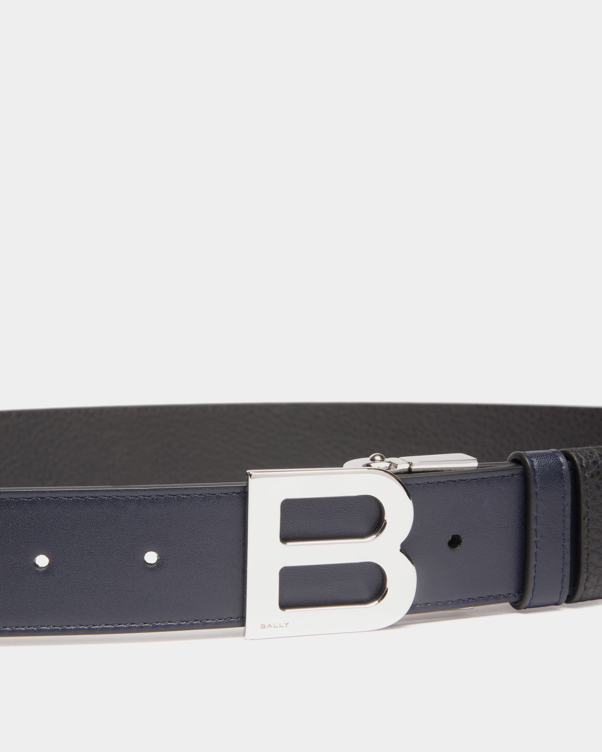 B Logo 35mm Reversible And Adjustable Belt in Navy Blue And Black Leather - Men's - Bally - 04