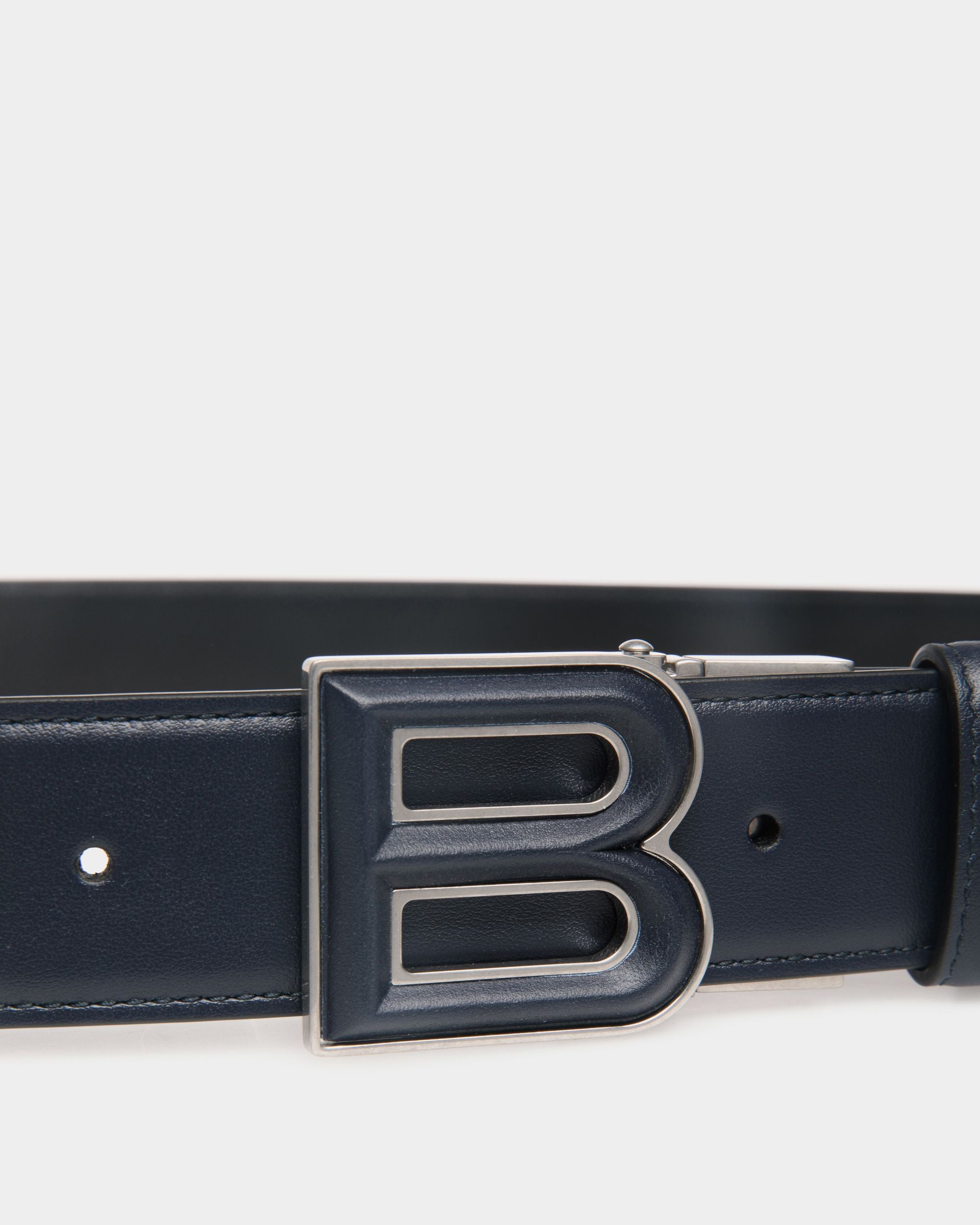 B Bold 35mm Reversible And Adjustable Belt In Navy Blue And Black Leather - Men's - Bally - 03