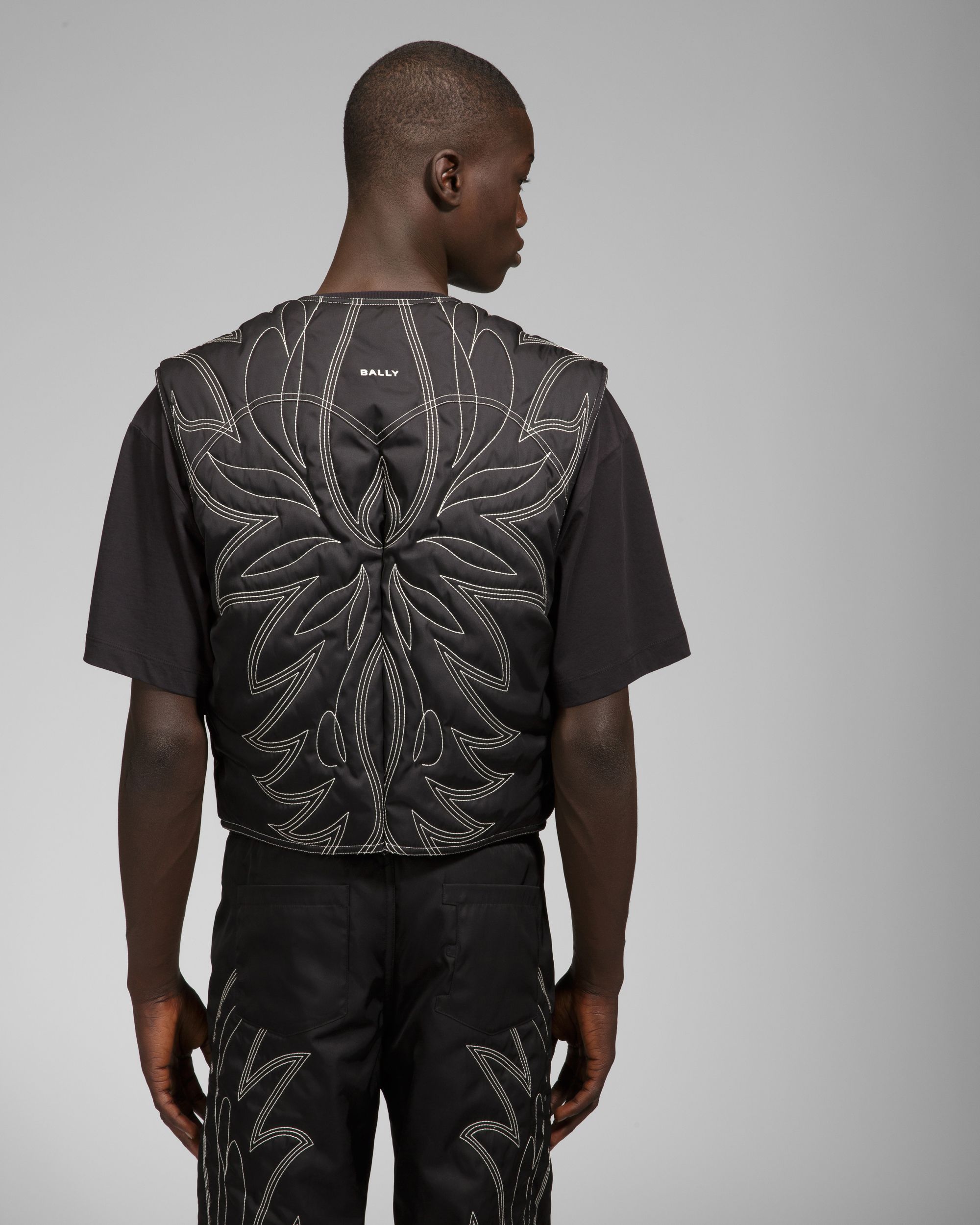 Recycled Nylon Gilet In Black - Men's - Bally - 04