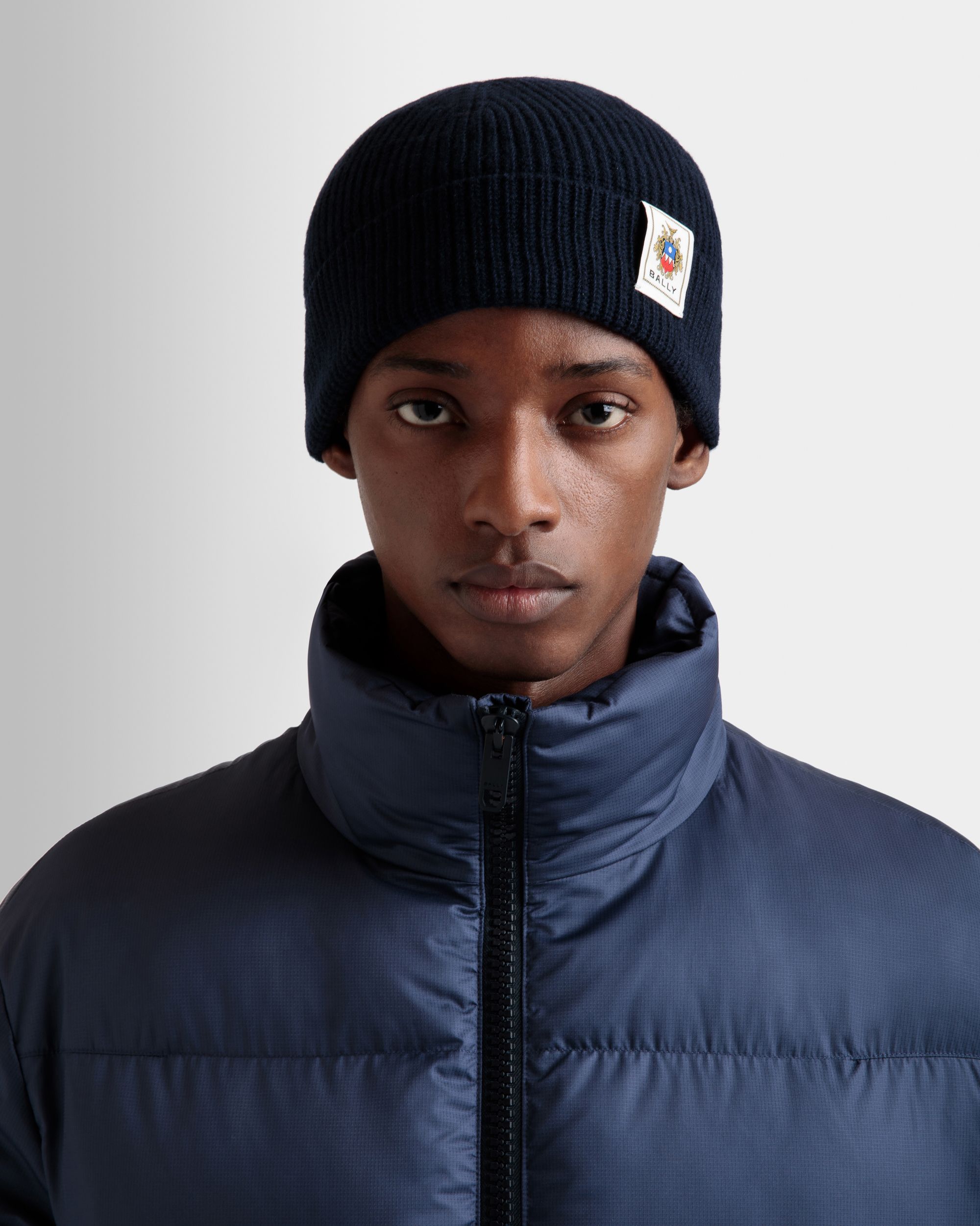 Beanie With Bally Crest Logo In Navy Blue Wool - Men's - Bally - 02