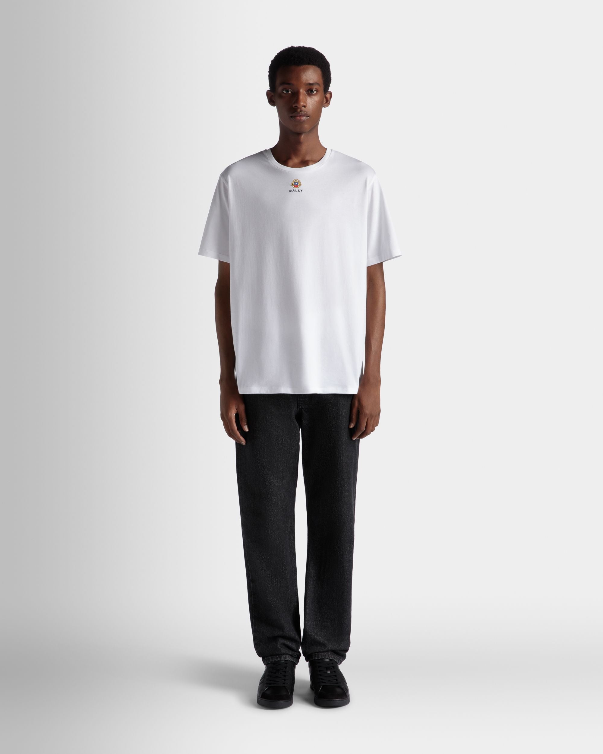 T-Shirt With a Bally Crest Logo In White Cotton - Men's - Bally - 02