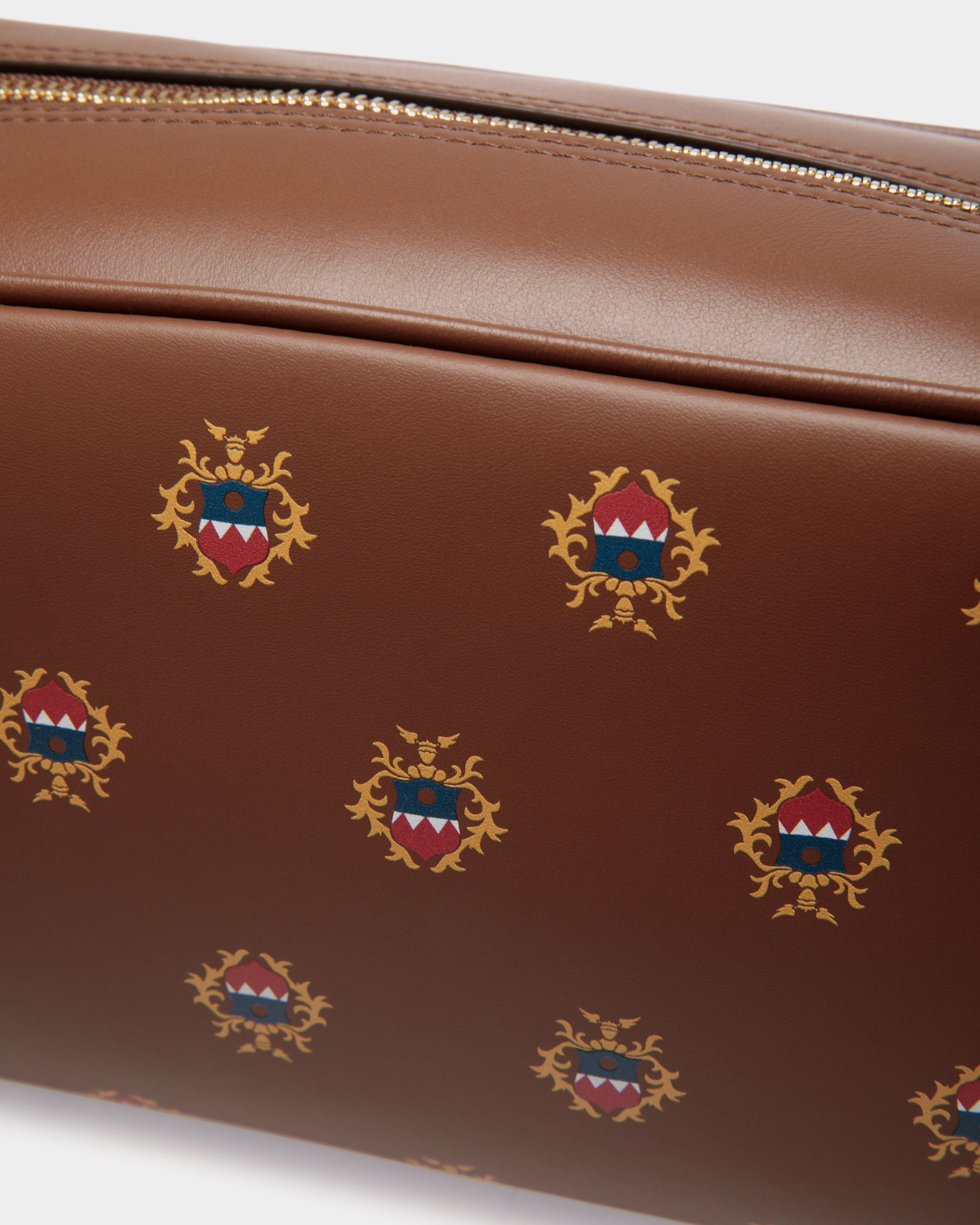 Easy Bally Washbag in Brown Leather with a Bally Crest Print - Men's - Bally - 04