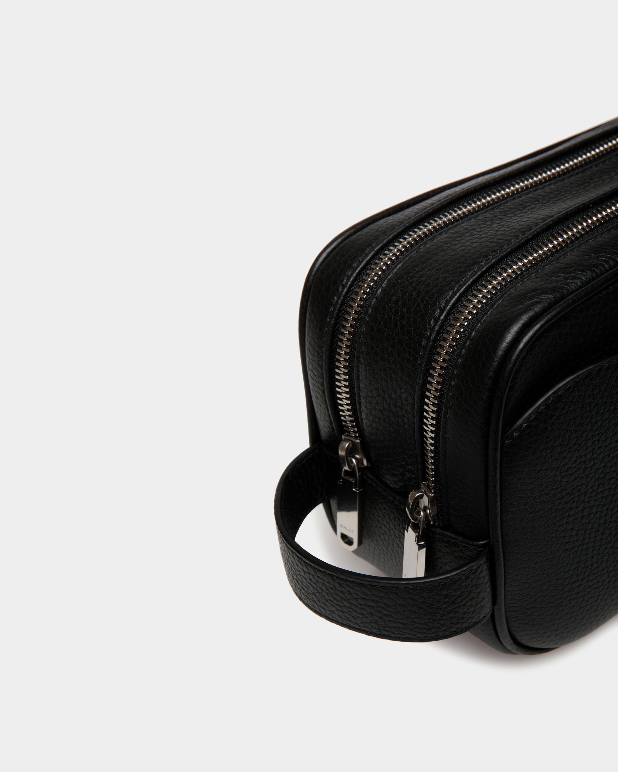Oeden Washbag In Black Leather - Men's - Bally - 05