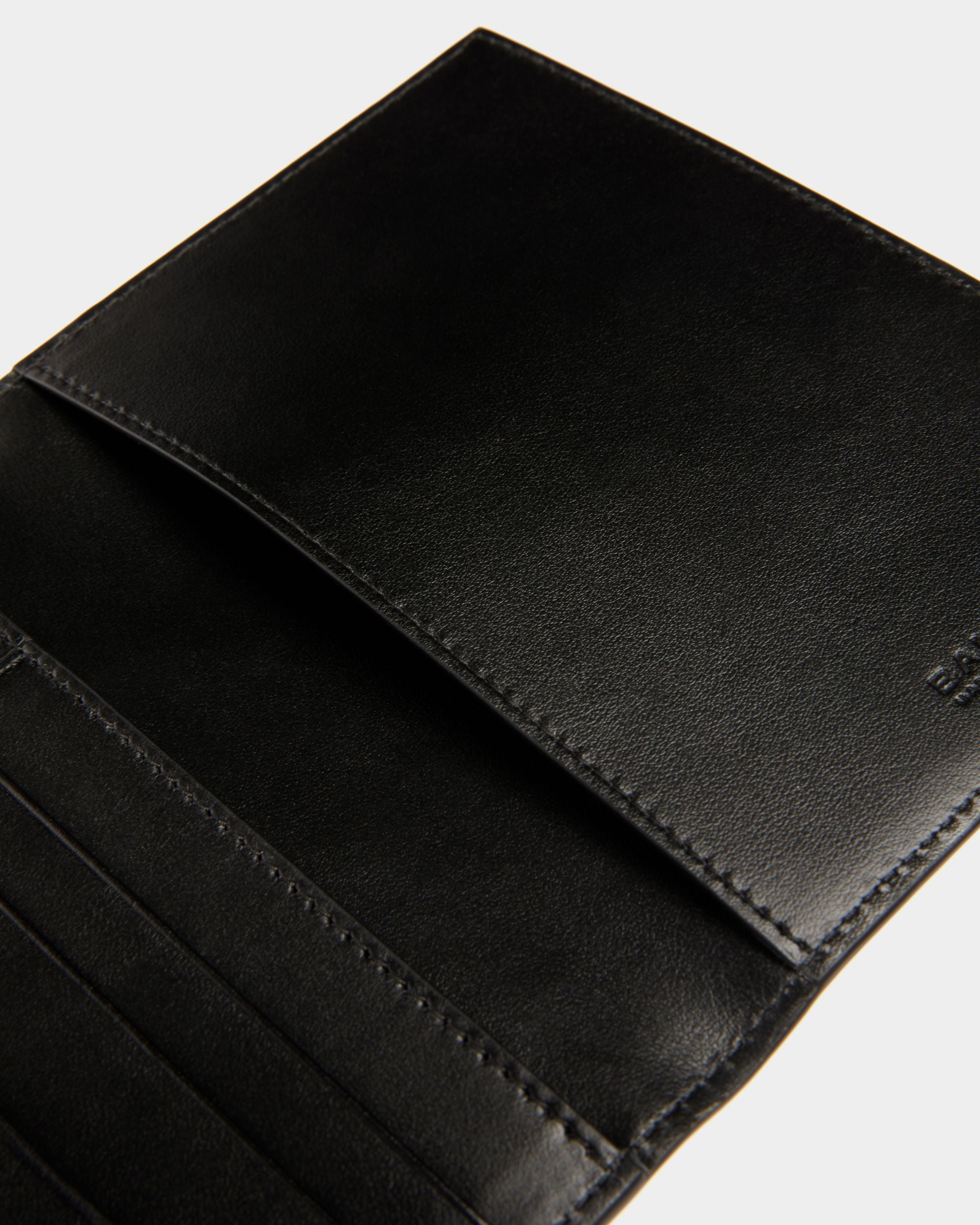 Banque Passport Case In Black Leather - Men's - Bally - 04