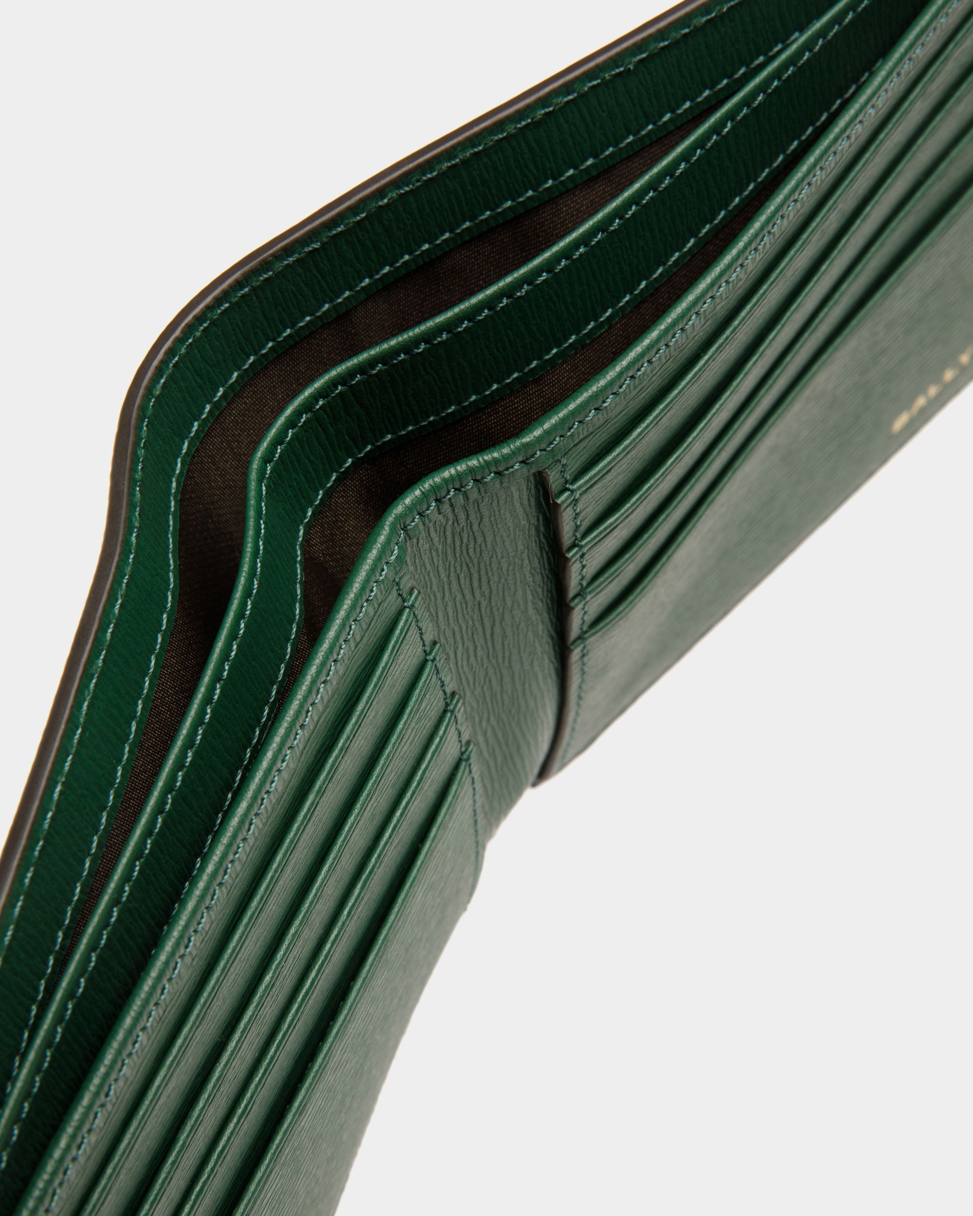 Pennant Wallet In Desert And Kelly Green Leather And TPU - Men's - Bally - 04