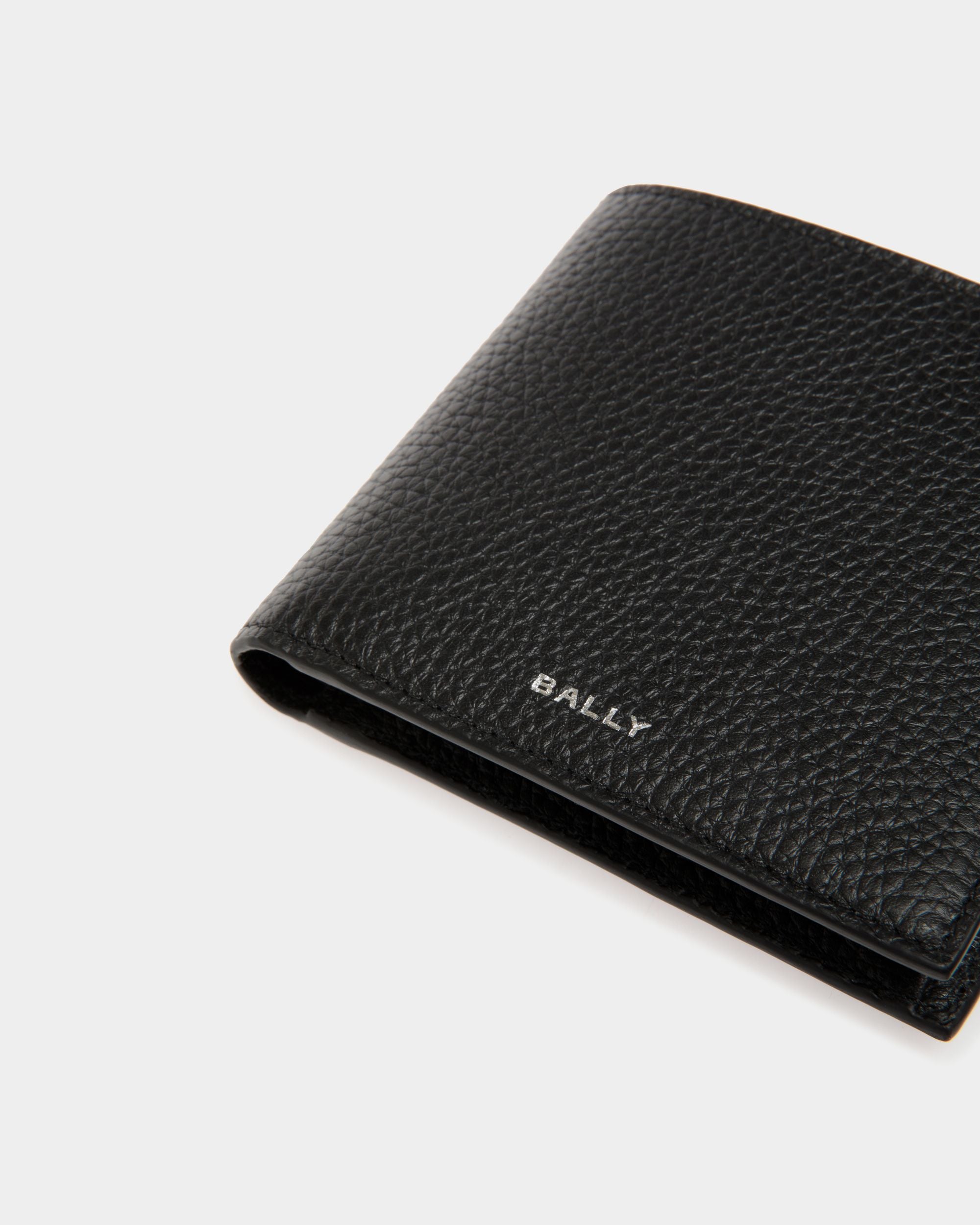 Oeden Bifold Wallet in Black Leather - Men's - Bally - 04