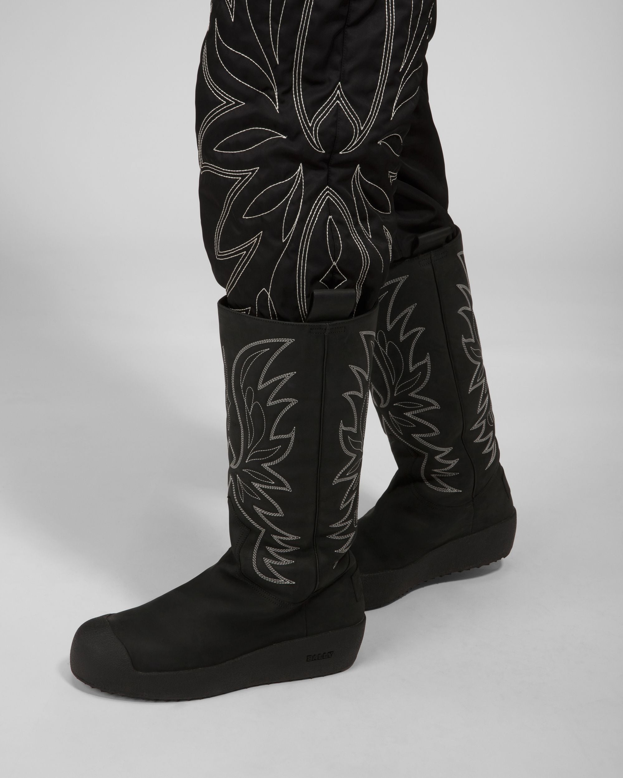 Montana Leather Snow Boots In Black - Men's - Bally - 08