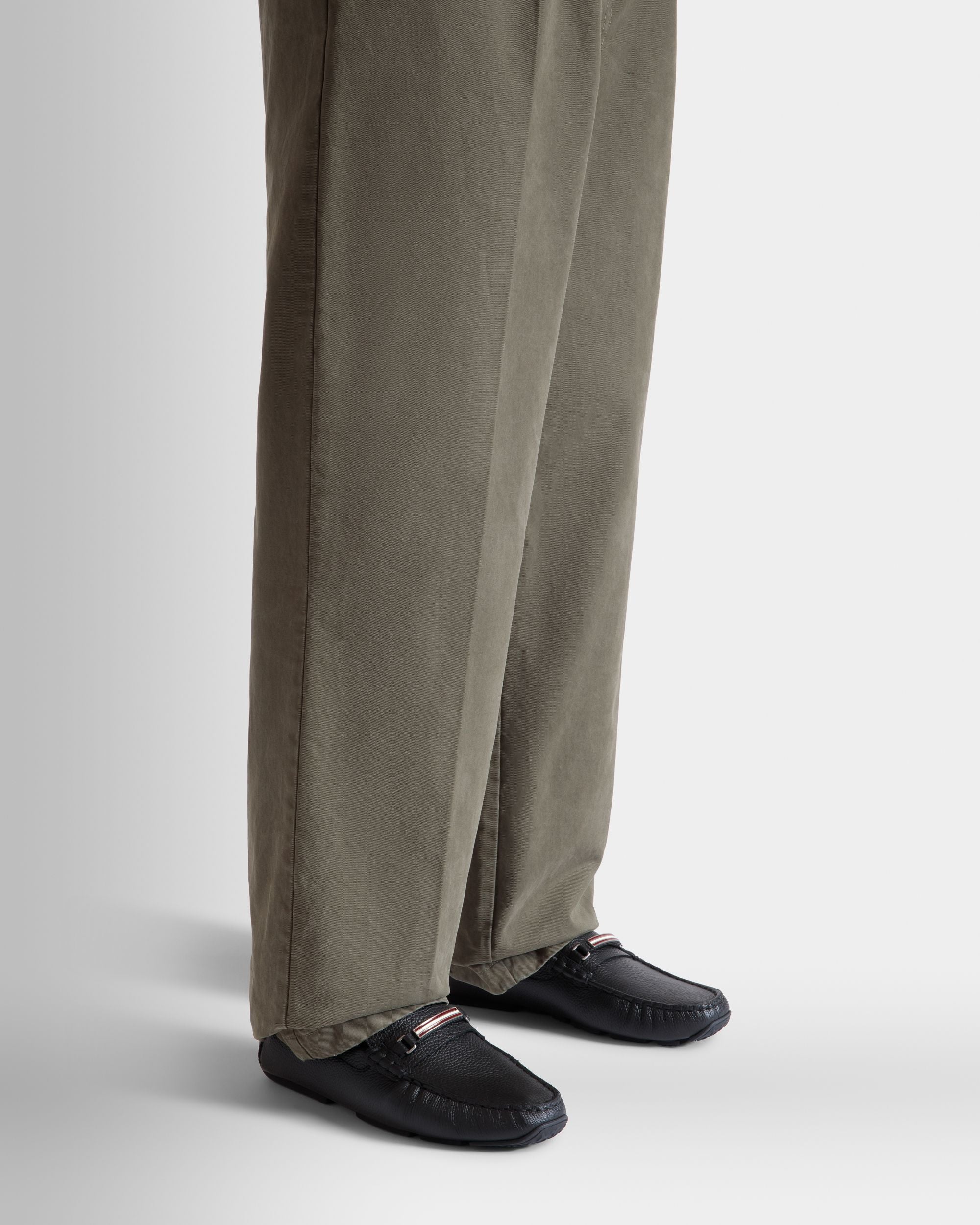 Pilot Driver In Black Grained Leather - Men's - Bally - 02