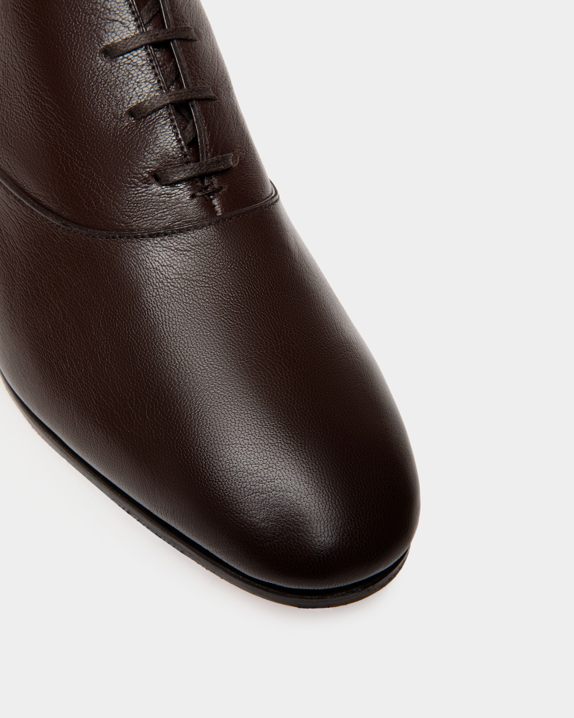 Plume Oxford in Brown Grained Leather - Men's - Bally - 04