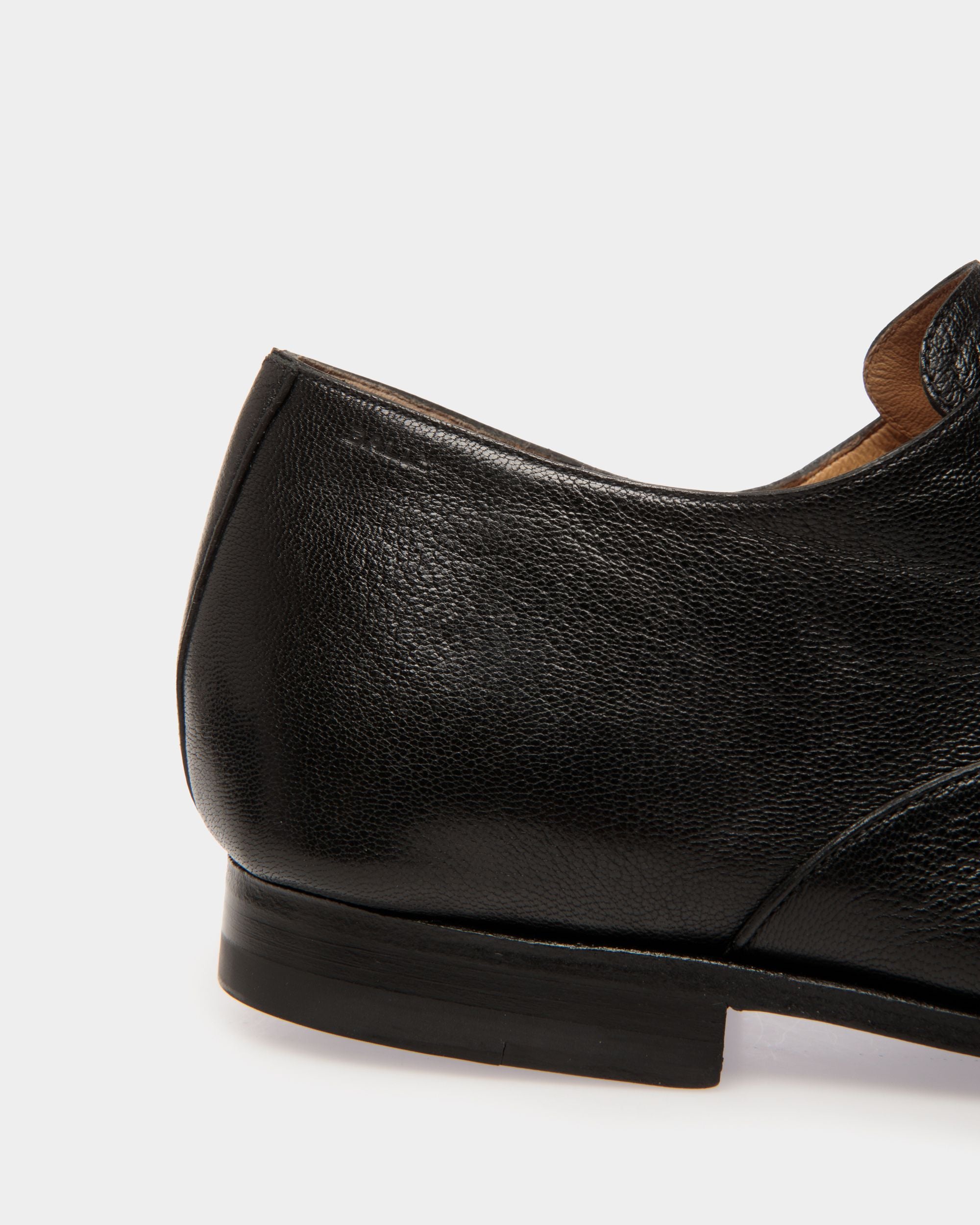 Plume Oxford in Black Grained Leather - Men's - Bally - 04