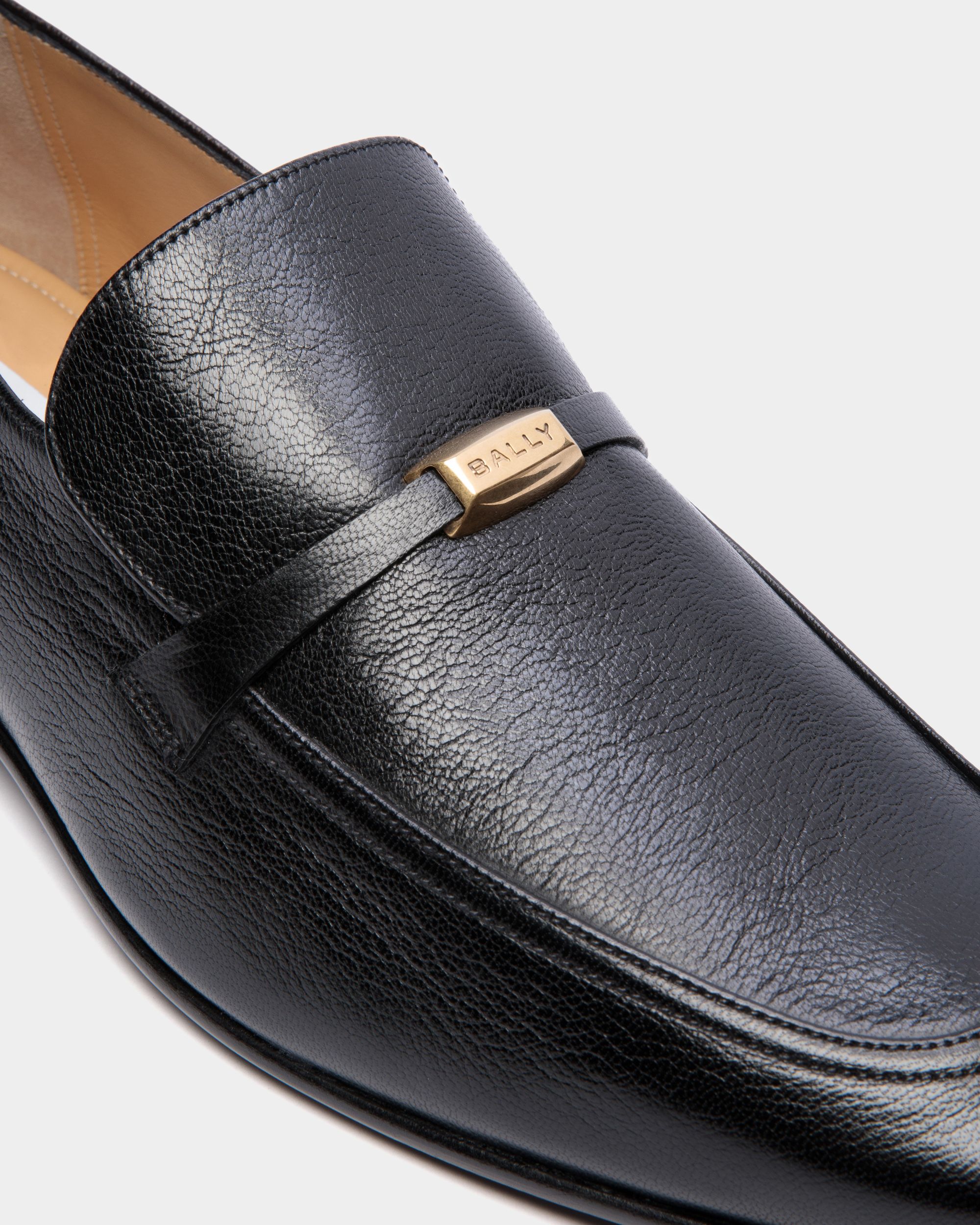 Suisse Loafer In Black Grained Leather - Men's - Bally - 05