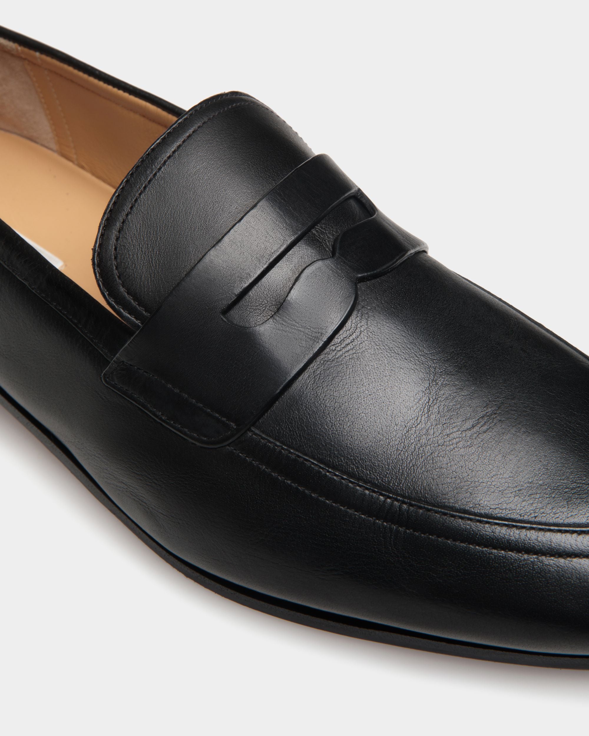 Plume Loafer in Black Leather - Men's - Bally - 05