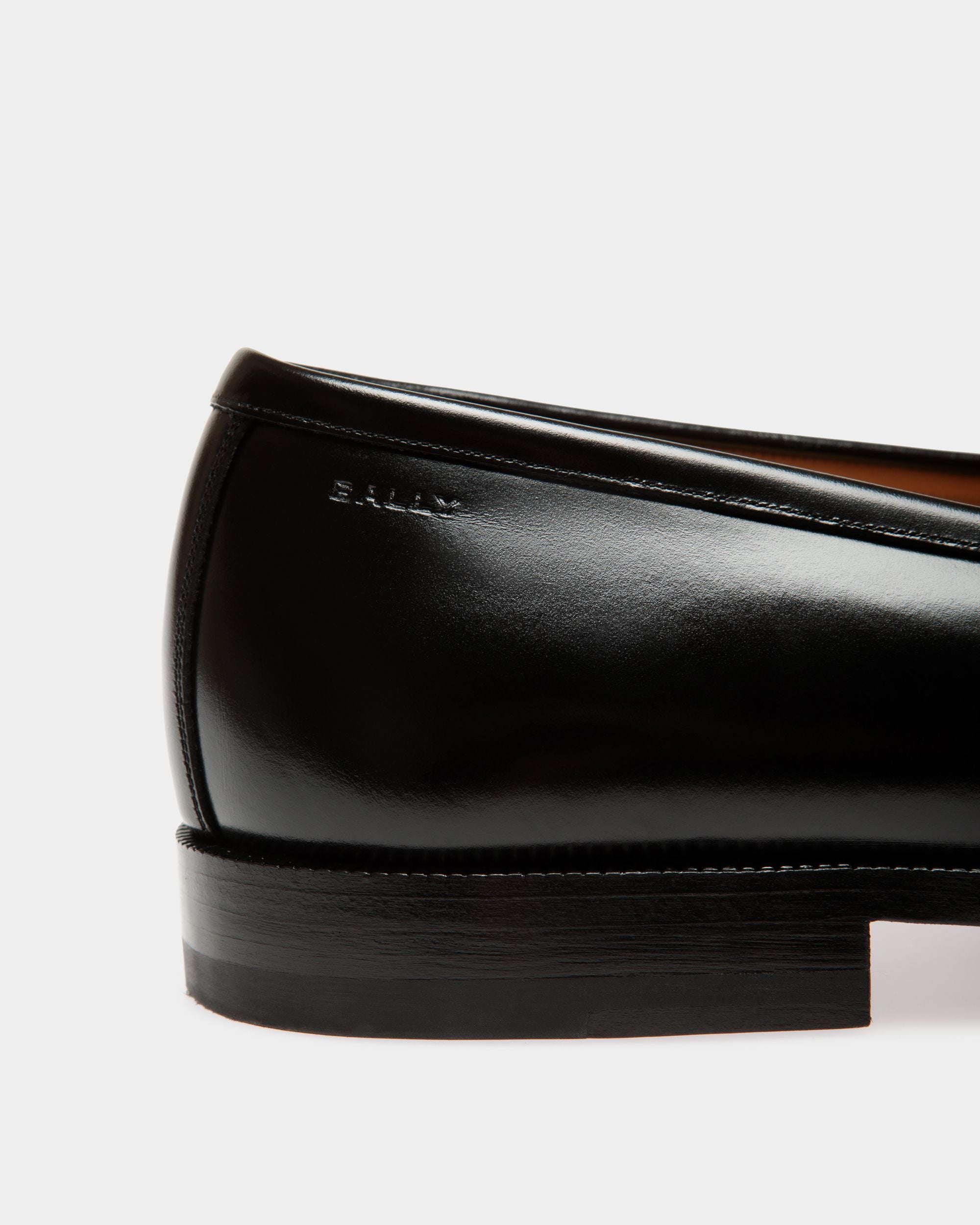 Carl Loafer in Black Leather - Men's - Bally - 05
