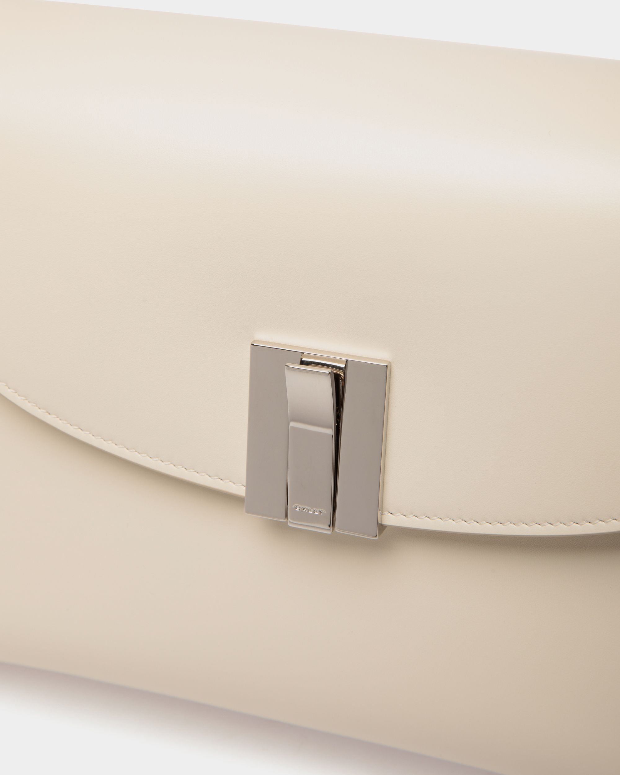 Ollam Shoulder Bag in White Leather - Women's - Bally - 06