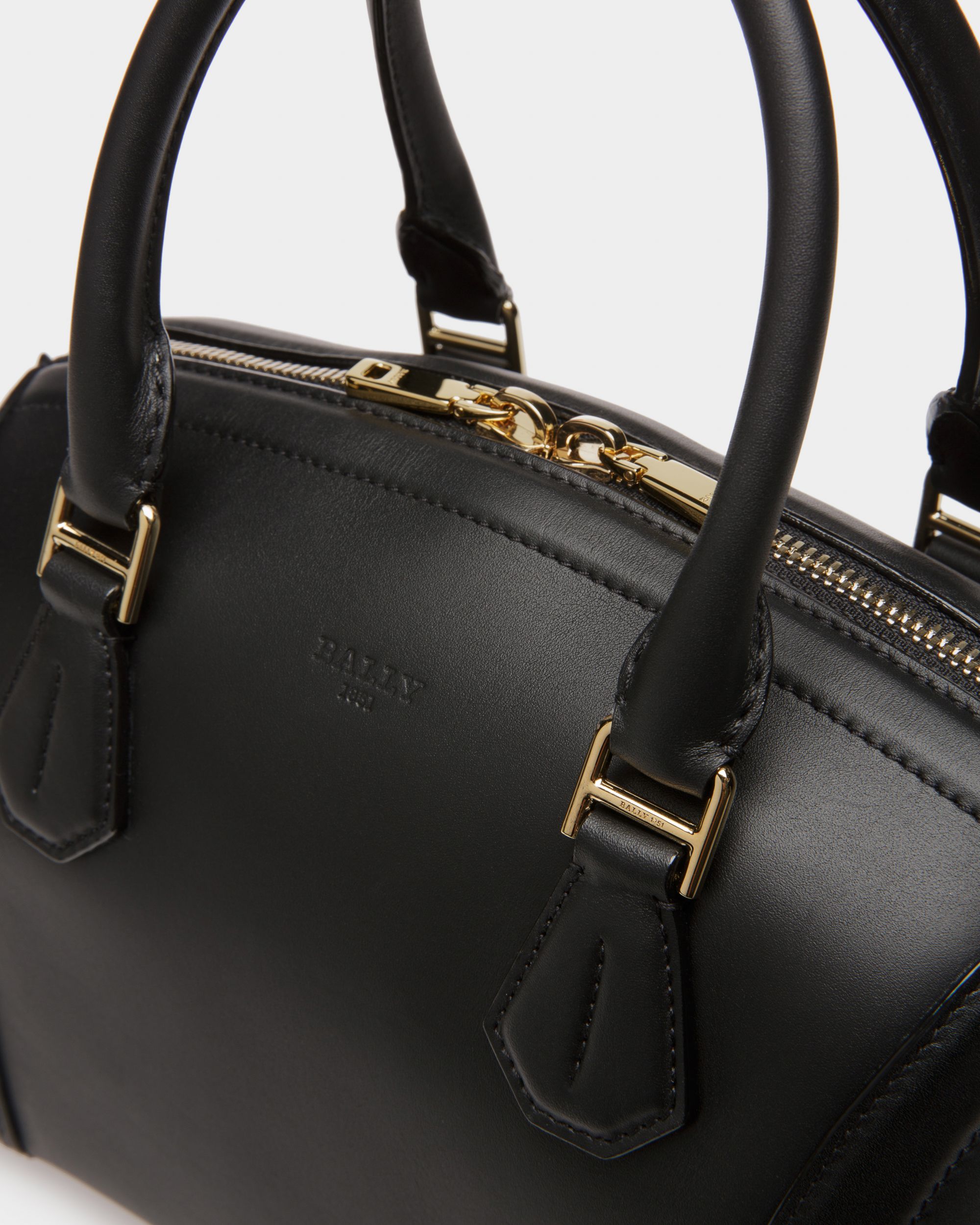 Saffi Small Leather Minibag In Black - Women's - Bally - 04