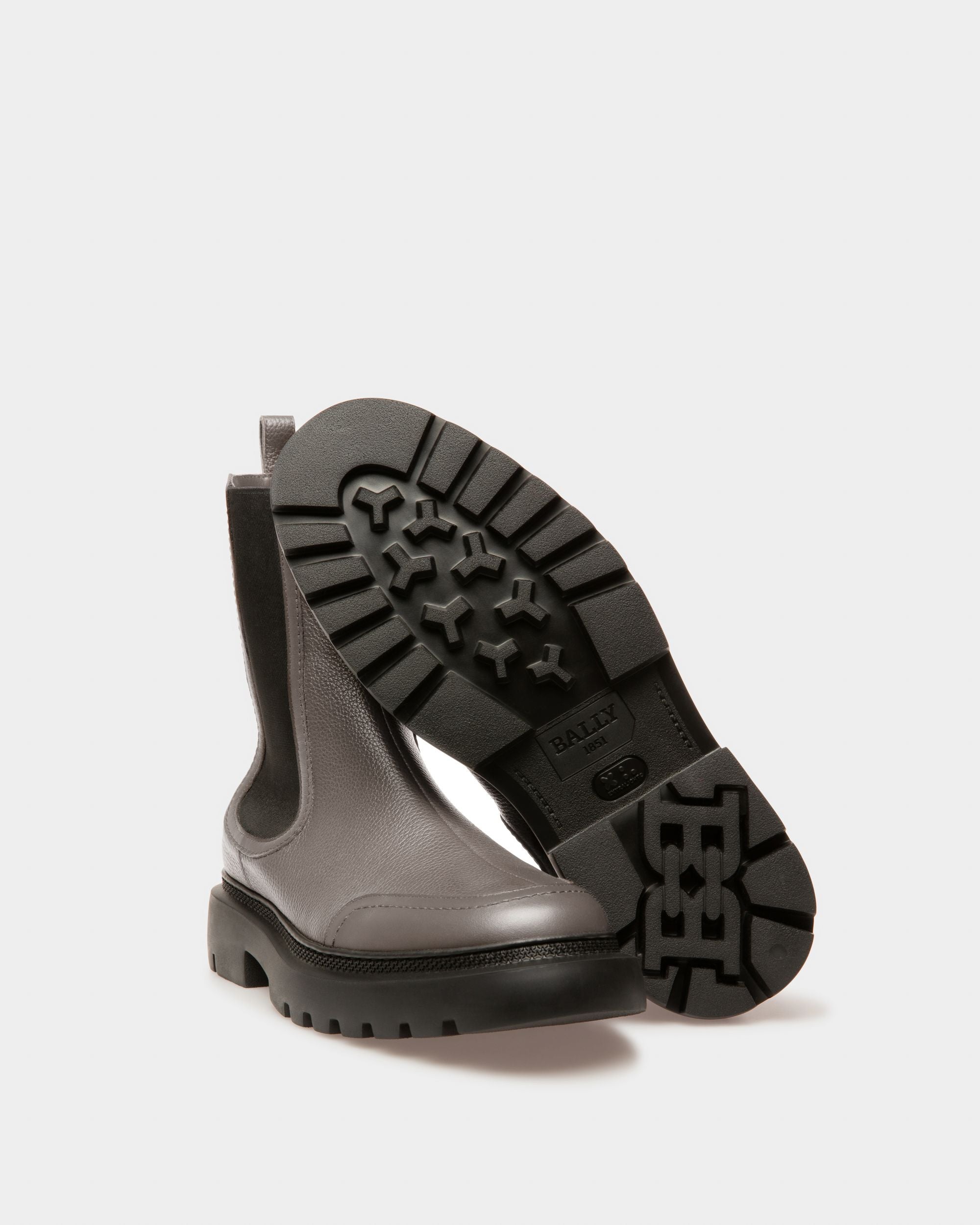 Ginny Flat Leather Boots In Grey - Women's - Bally - 05