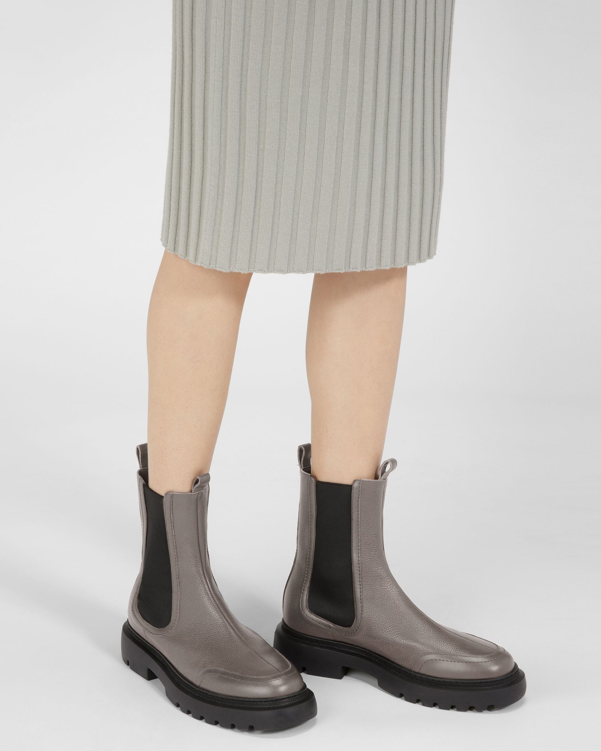 Ginny Flat Leather Boots In Grey - Women's - Bally - 07