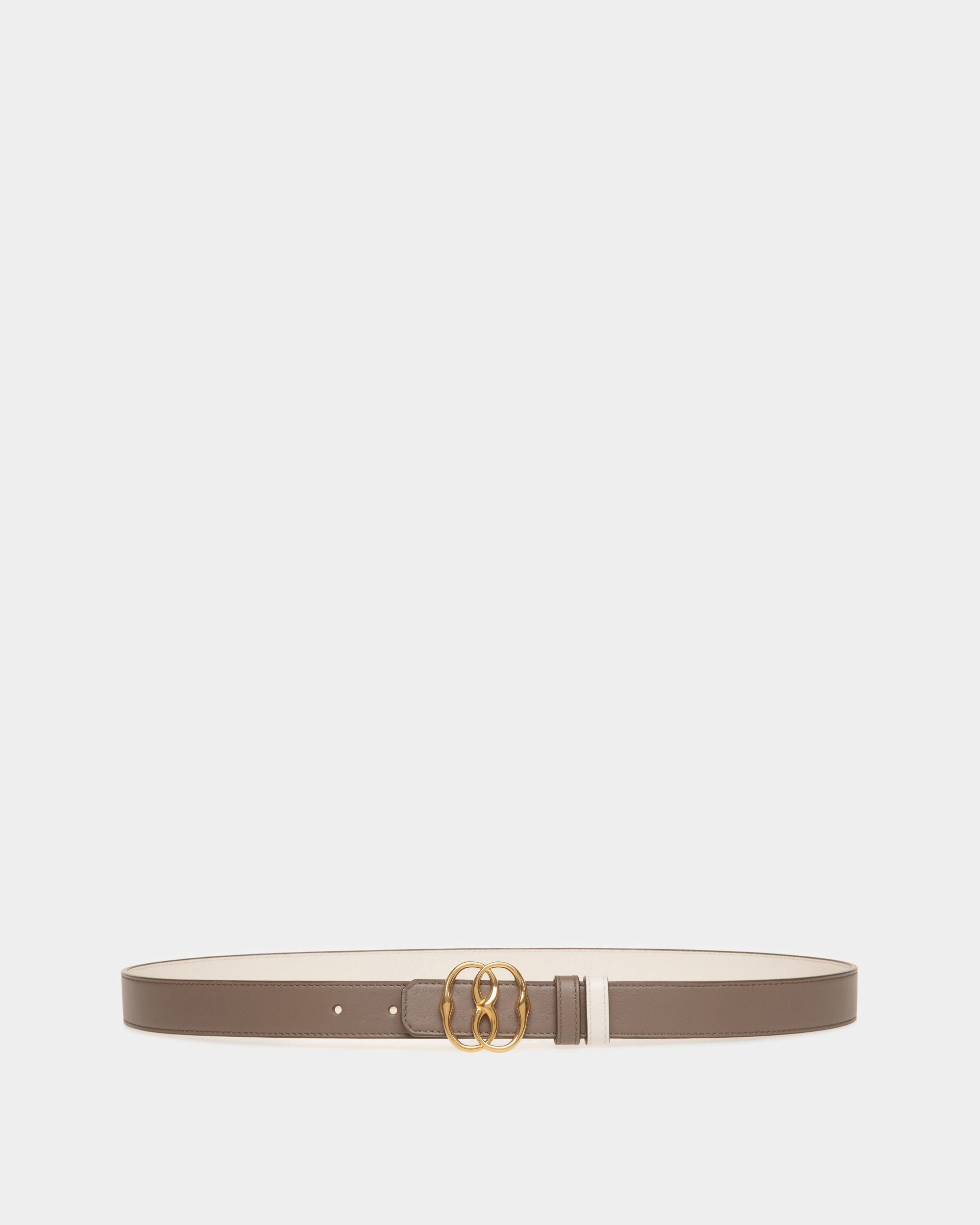 Emblem 25mm Reversible Belt in Beige Leather - Women's - Bally - 01