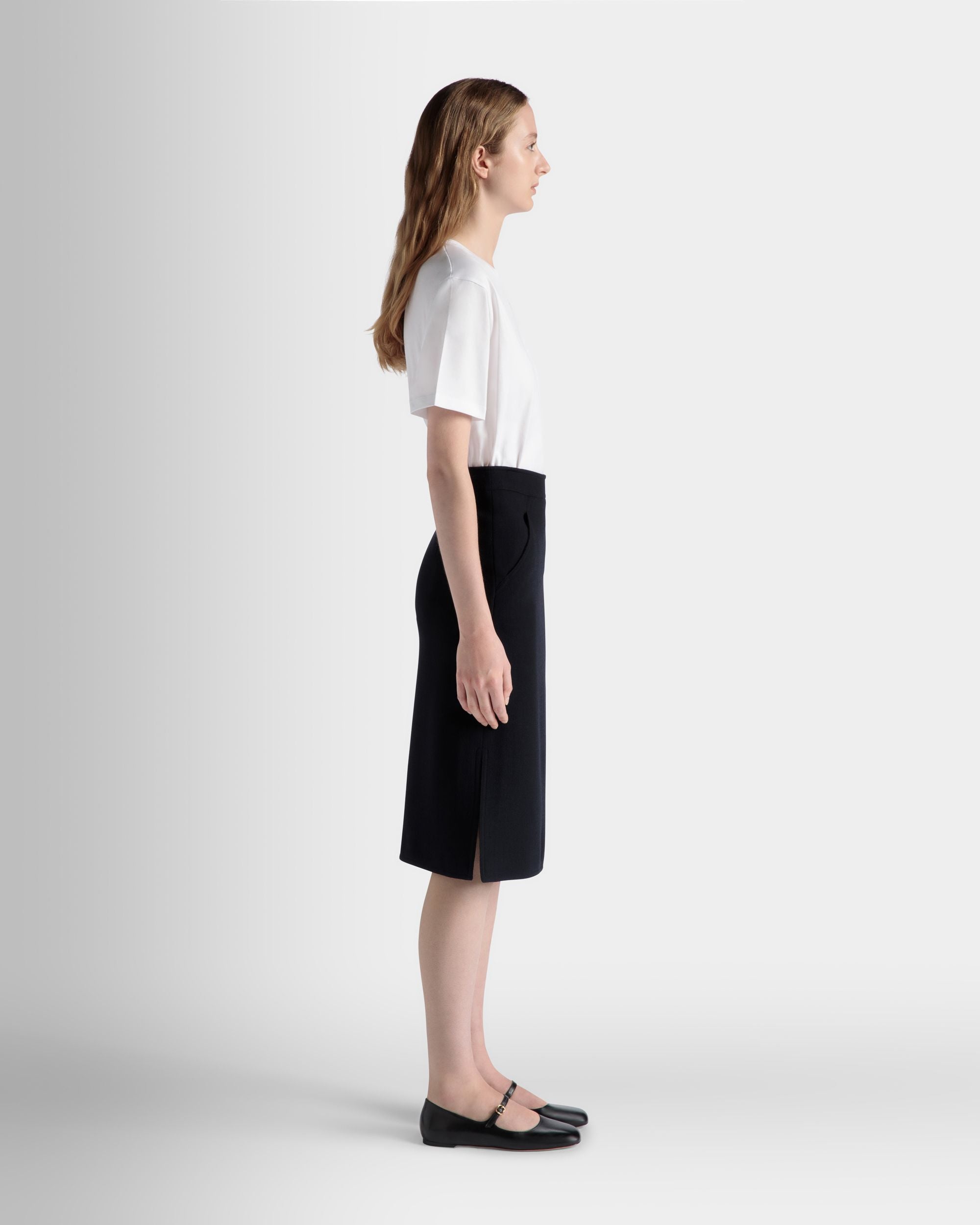 T-Shirt With Bally Crest Logo In White Cotton - Women's - Bally - 06