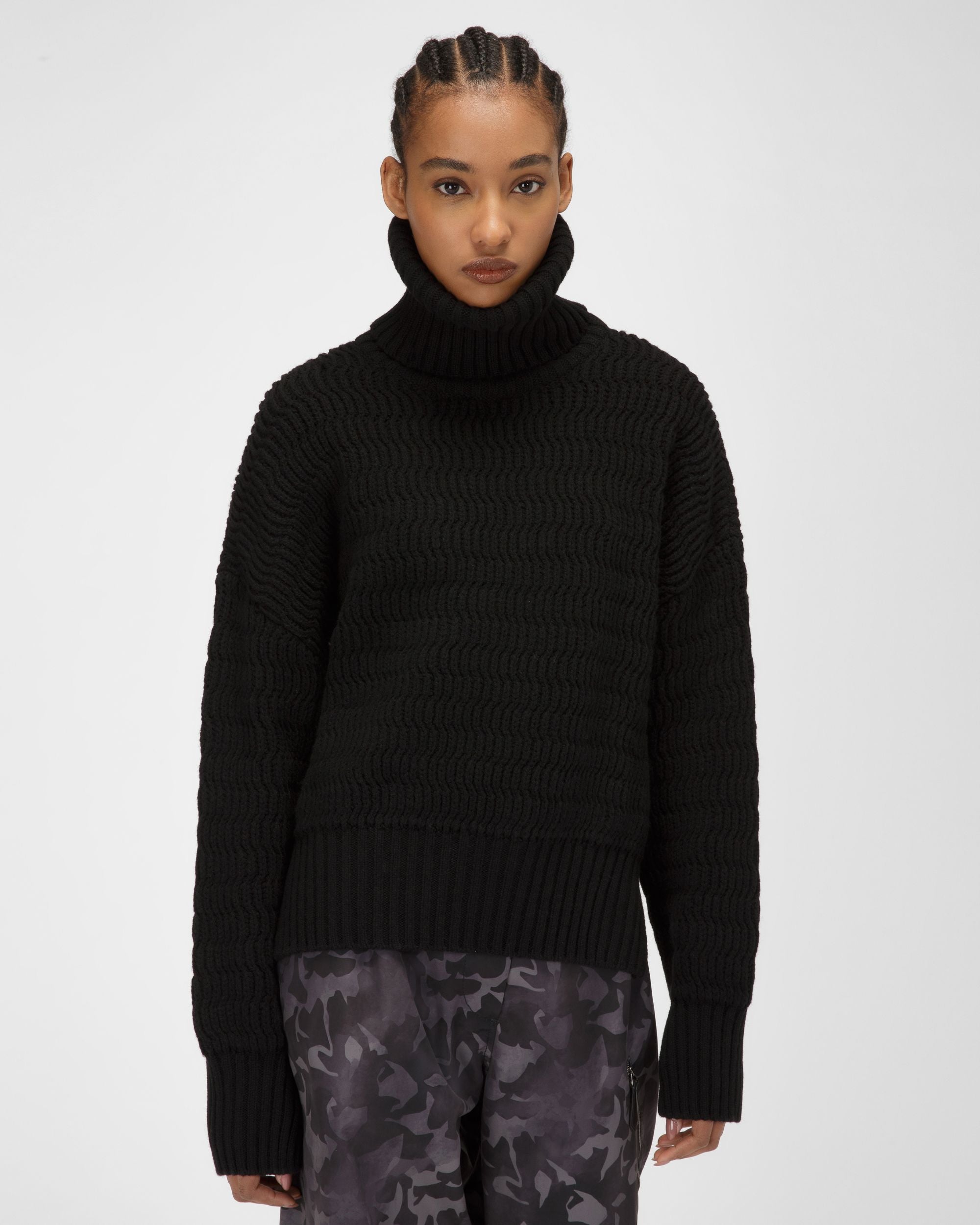 Wool And Cashmere Roll Neck In Black - Women's - Bally - 03