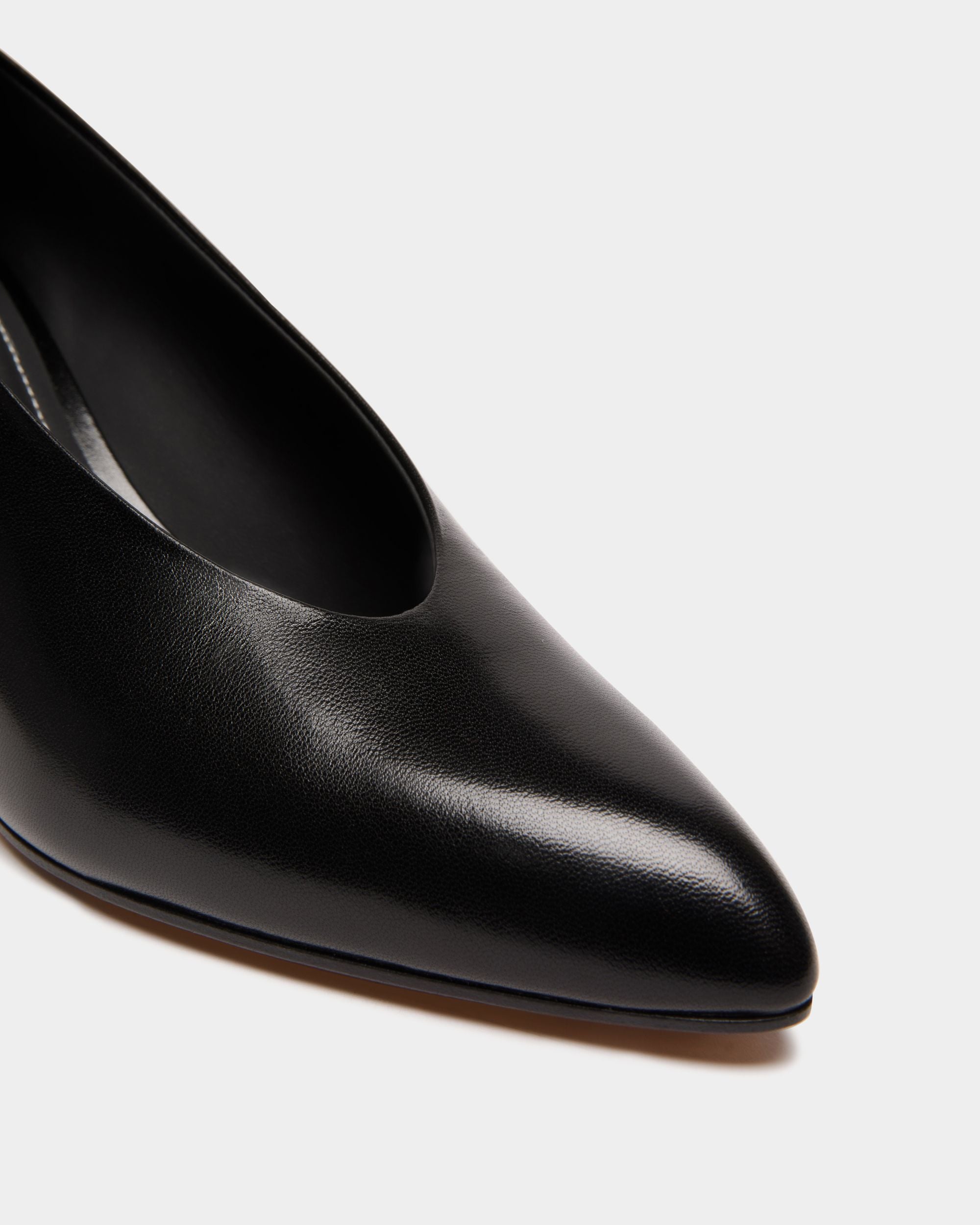 Alva Pump in Black Leather - Women's - Bally - 06